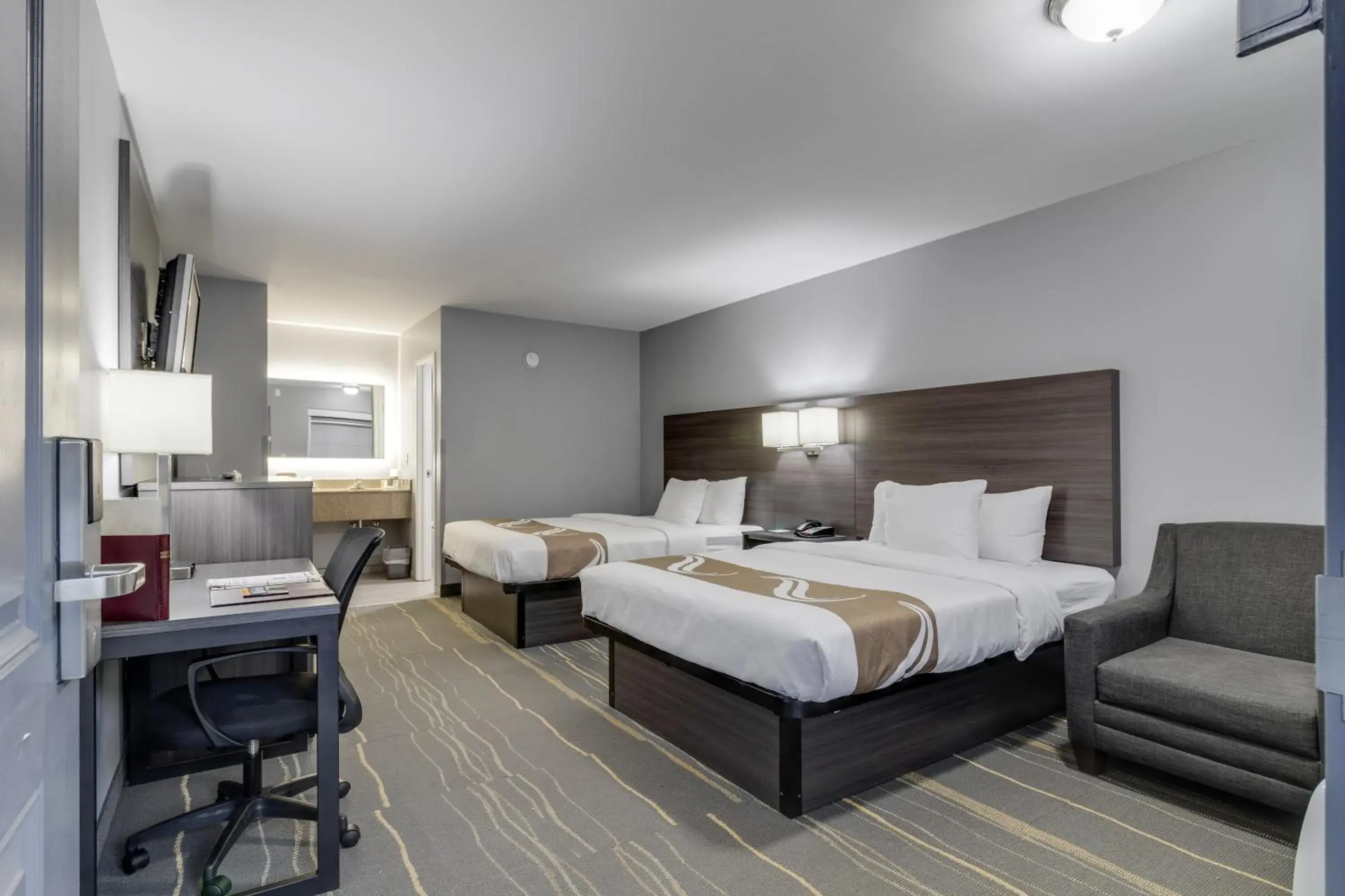 Queen Room with Two Queen Beds - Non-Smoking in Quality Inn Kodak Sevierville Queen Room with Two Queen Beds - Non-Smoking in Quality Inn Kodak Sevierville