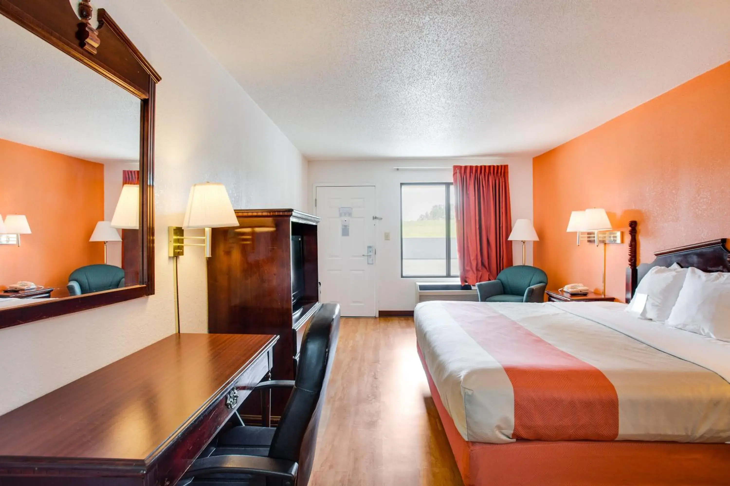 Queen Room with Two Queen Beds - Non-Smoking in Motel 6-White House, TN Queen Room with Two Queen Beds - Non-Smoking in Motel 6-White House, TN