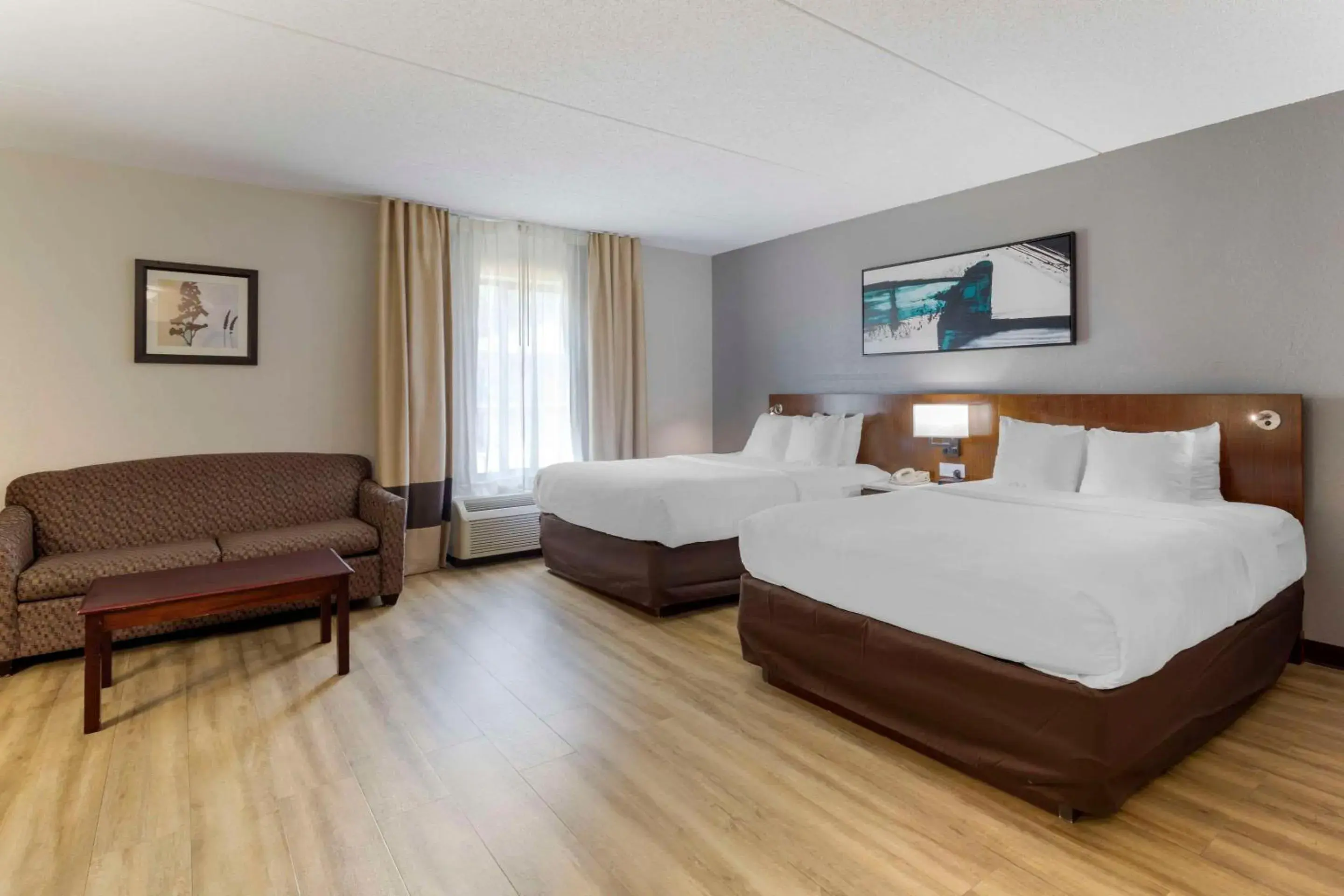 Queen Room with Two Queen Beds - Disability Access/Non-Smoking in Comfort Suites Kodak Sevierville Queen Room with Two Queen Beds - Disability Access/Non-Smoking in Comfort Suites Kodak Sevierville