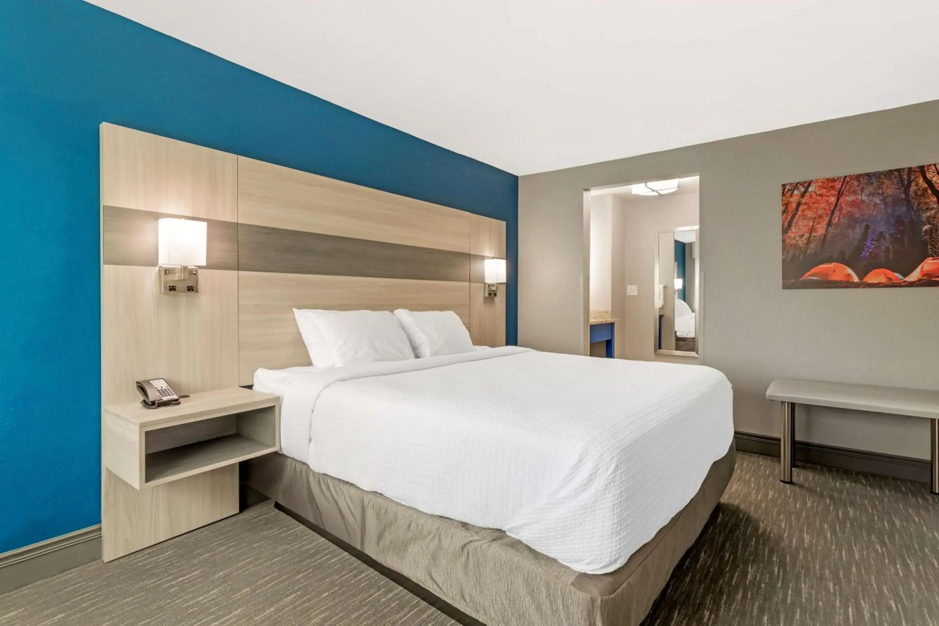 One-Bedroom King Suite with Sofa Bed and Kitchen in Best Western Plus Magnolia Inn & Suites One-Bedroom King Suite with Sofa Bed and Kitchen in Best Western Plus Magnolia Inn & Suites