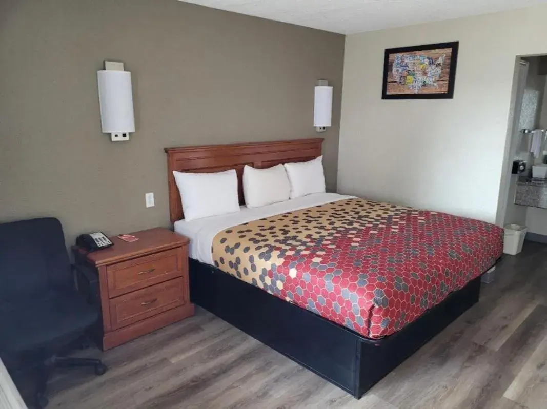 King Suite - Non Smoking in Econo Lodge Temple King Suite - Non Smoking in Econo Lodge Temple