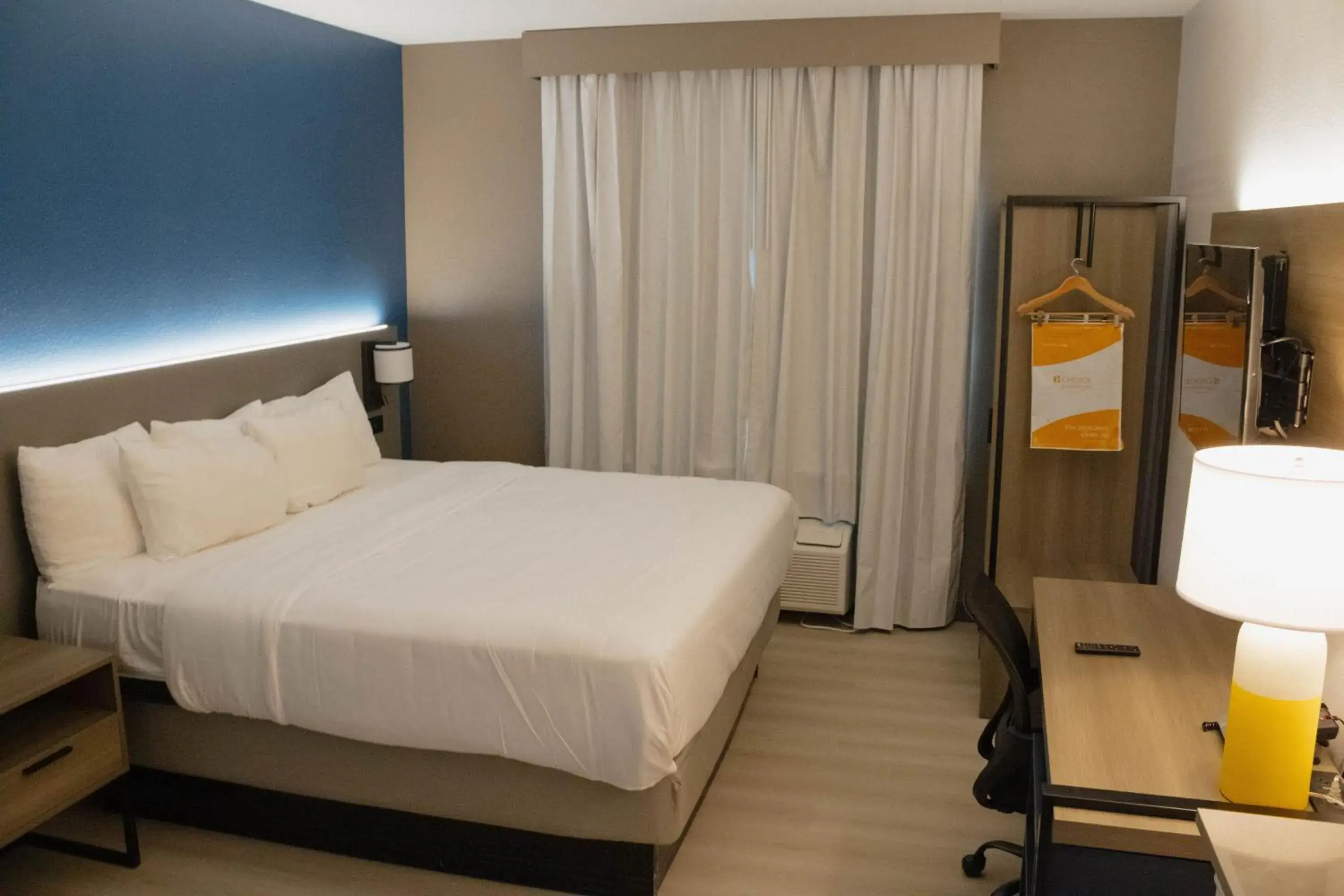 King Room - Disability Access/Non-Smoking in Comfort Suites Texarkana Texas King Room - Disability Access/Non-Smoking in Comfort Suites Texarkana Texas