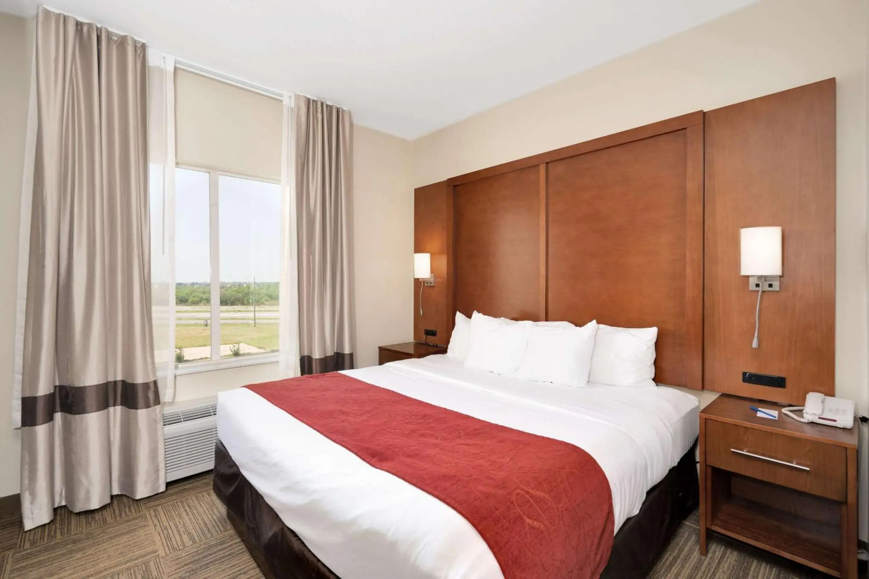 King Suite - Non-Smoking in Comfort Suites University King Suite - Non-Smoking in Comfort Suites University