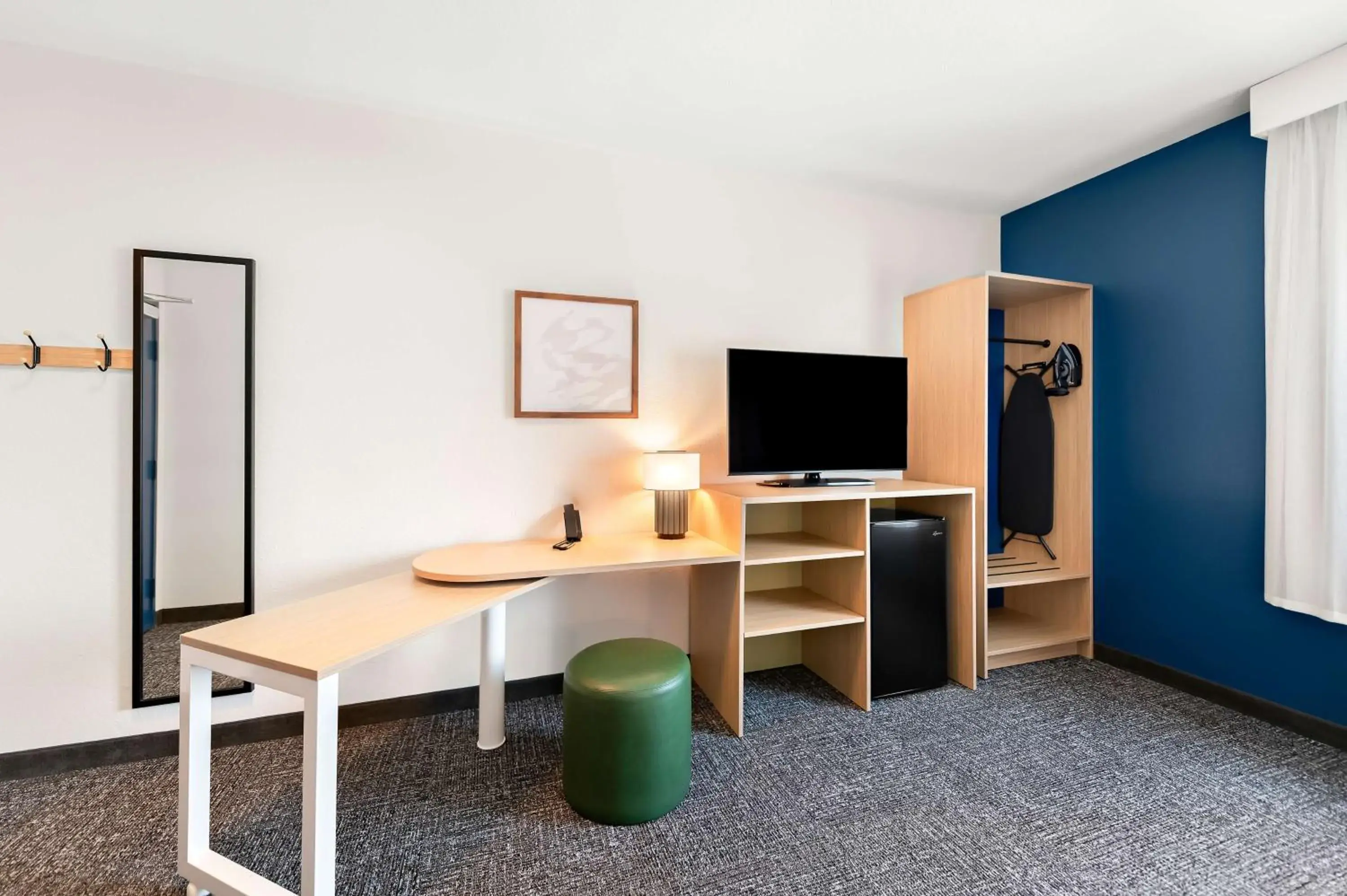 King Room in Hawthorn Suites by Wyndham Longview King Room in Hawthorn Suites by Wyndham Longview