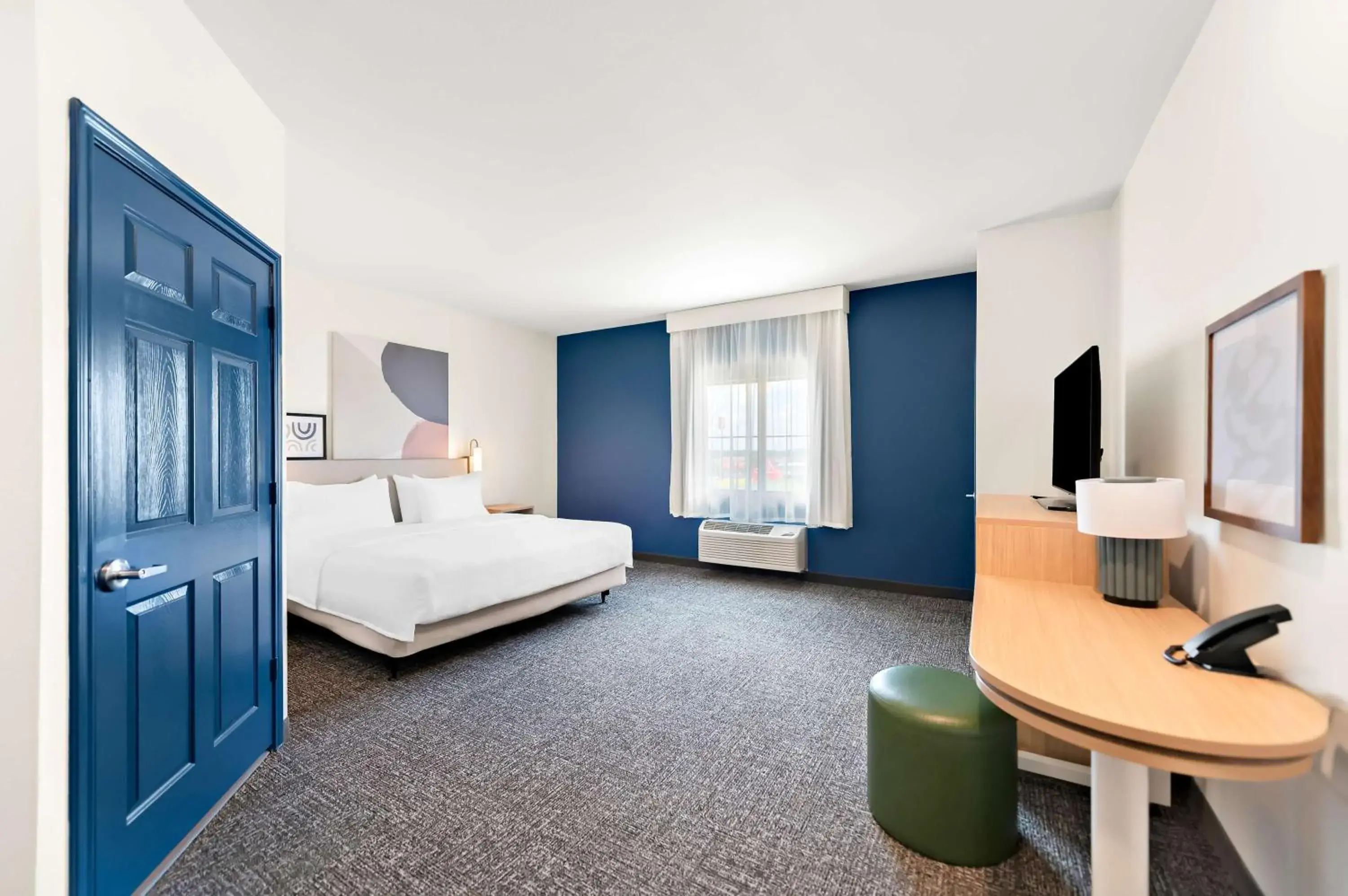 King Room with Bath Tub - Mobility/Hearing Access in Hawthorn Suites by Wyndham Longview King Room with Bath Tub - Mobility/Hearing Access in Hawthorn Suites by Wyndham Longview