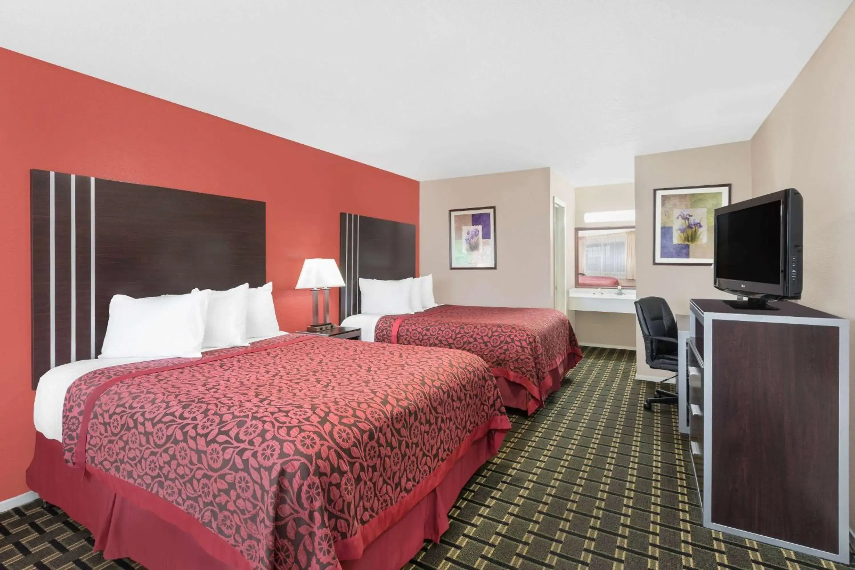 Suite with Two Queen Beds - Non-Smoking in Days Inn by Wyndham College Station University Drive Suite with Two Queen Beds - Non-Smoking in Days Inn by Wyndham College Station University Drive