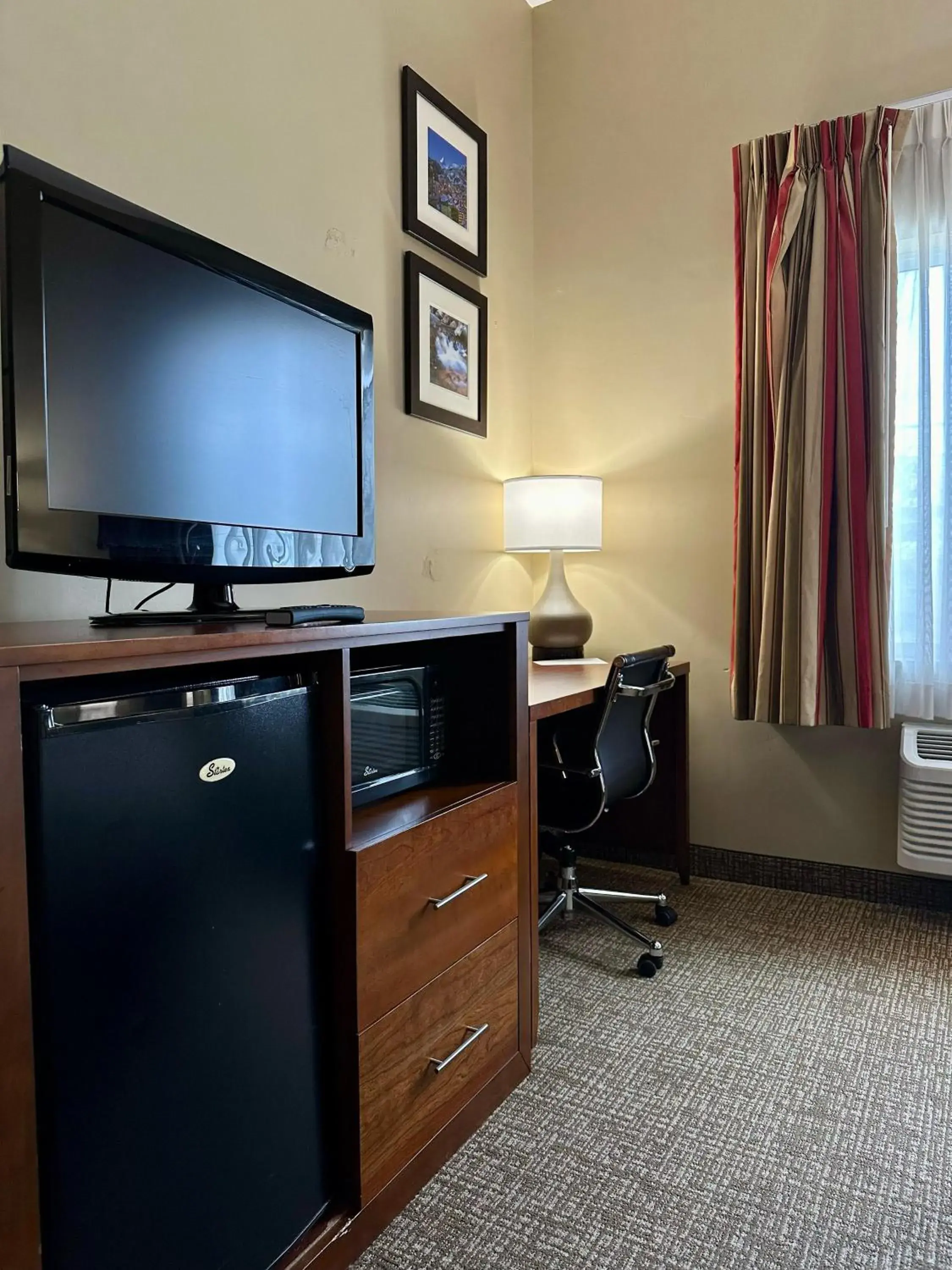 Queen Room with Two Queen Beds - Non Smoking in Comfort Inn Ogden near Event Center Queen Room with Two Queen Beds - Non Smoking in Comfort Inn Ogden near Event Center