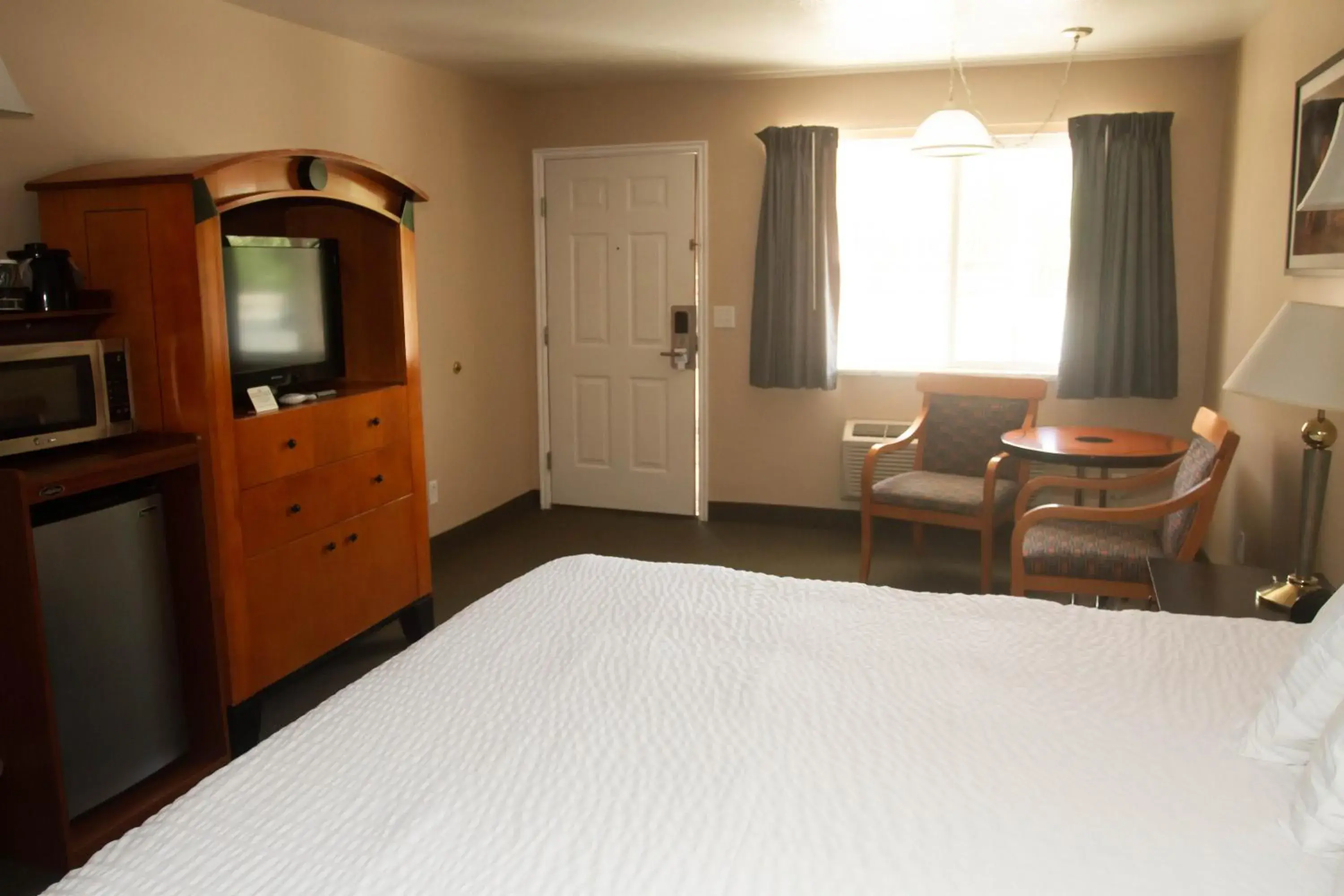 King Room in Cathedral Valley Inn King Room in Cathedral Valley Inn