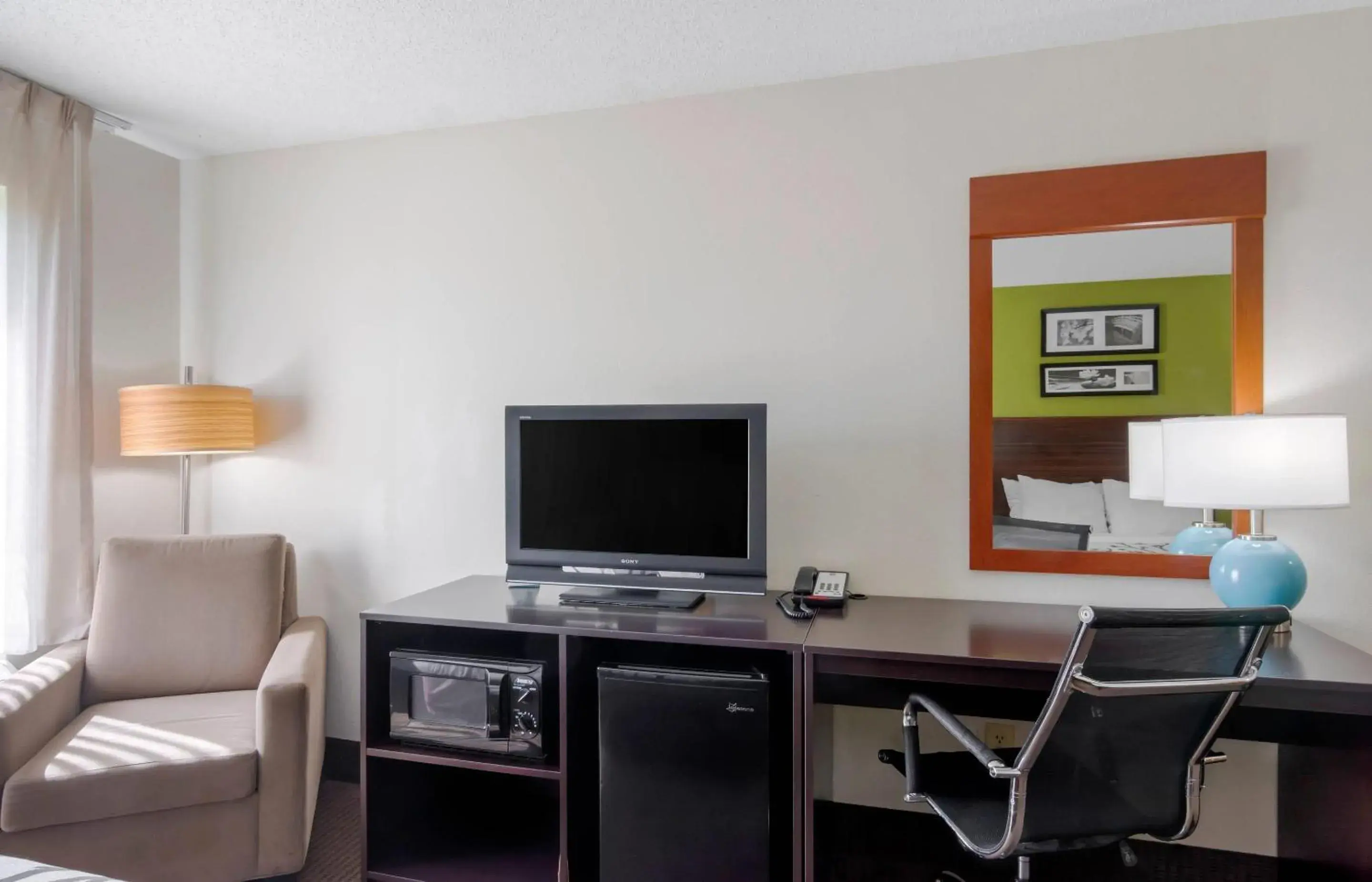Queen Room with Two Queen Beds with Stand In Shower - Non Smoking in Sleep Inn & Suites Prince George near Fort Lee Queen Room with Two Queen Beds with Stand In Shower - Non Smoking in Sleep Inn & Suites Prince George near Fort Lee