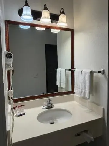 Queen Room with Two Queen Beds - Accessible/Non-Smoking in FairBridge Inn & Suites Sunnyside Queen Room with Two Queen Beds - Accessible/Non-Smoking in FairBridge Inn & Suites Sunnyside