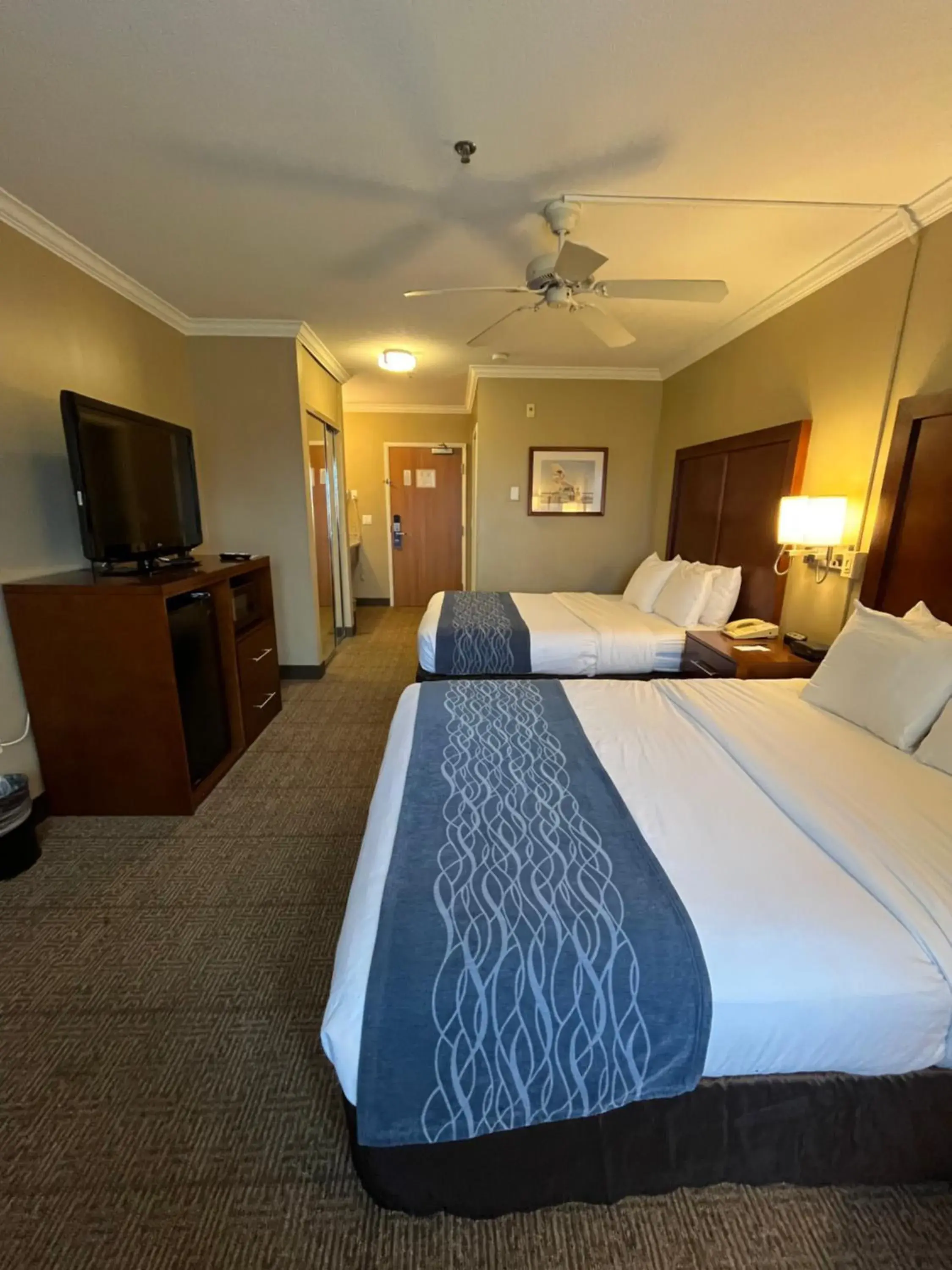 Queen Room with Two Queen Beds - Non-Smoking in Comfort Inn & Suites Ocean Shores Queen Room with Two Queen Beds - Non-Smoking in Comfort Inn & Suites Ocean Shores