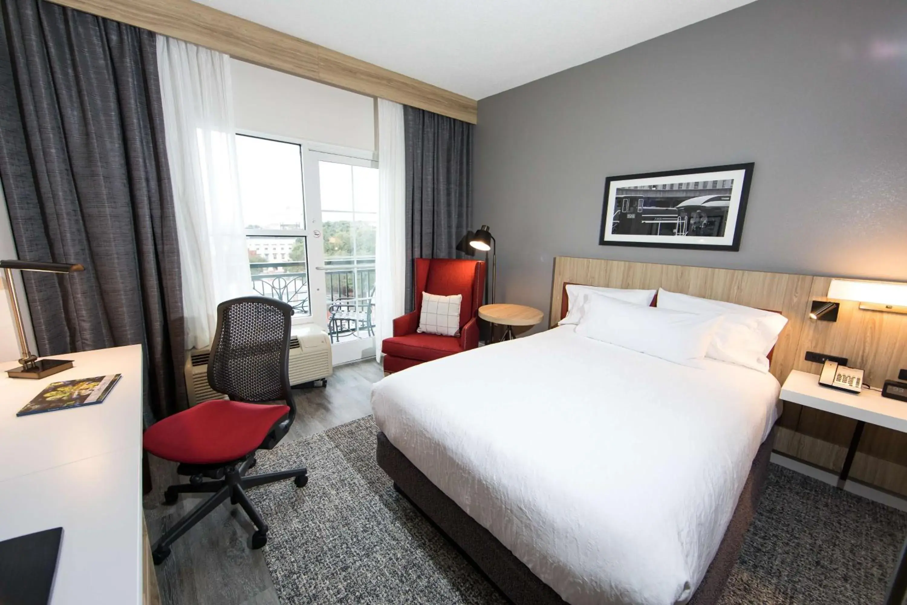 Queen Room with Two Queen Beds and Balcony in Hilton Garden Inn Savannah Historic District Queen Room with Two Queen Beds and Balcony in Hilton Garden Inn Savannah Historic District