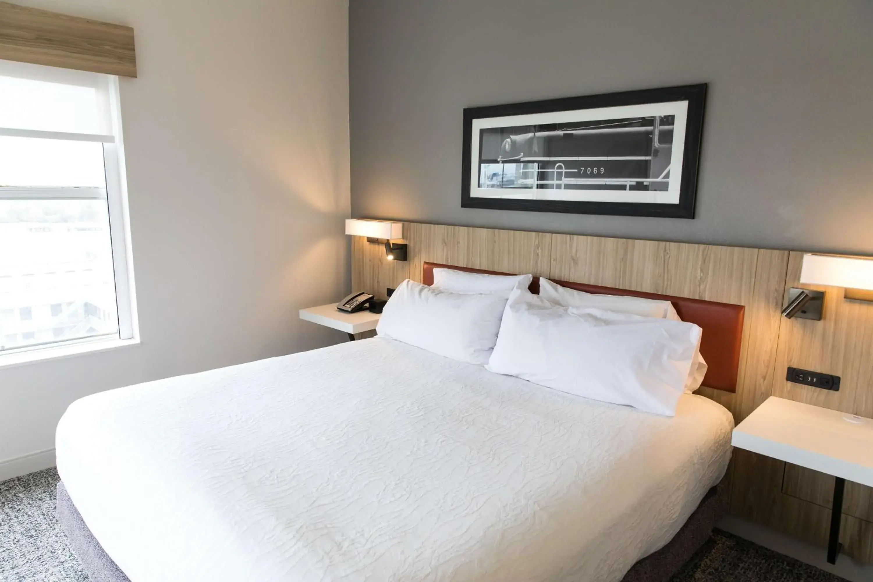 Junior King Room in Hilton Garden Inn Savannah Historic District Junior King Room in Hilton Garden Inn Savannah Historic District