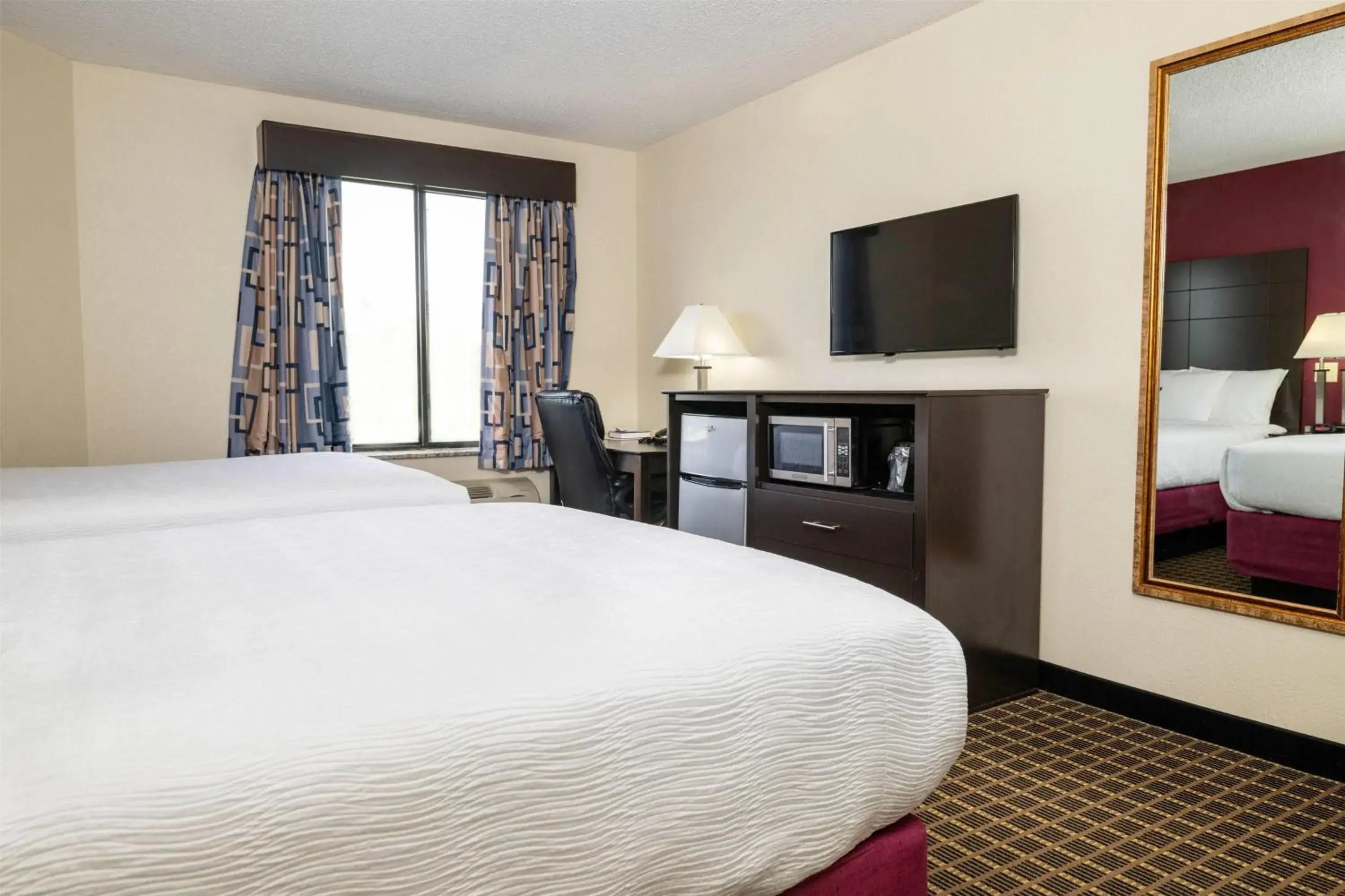 Double Room with Two Double Beds - Non-Smoking in Baymont Inn & Suites by Wyndham Mukwonago Double Room with Two Double Beds - Non-Smoking in Baymont Inn & Suites by Wyndham Mukwonago
