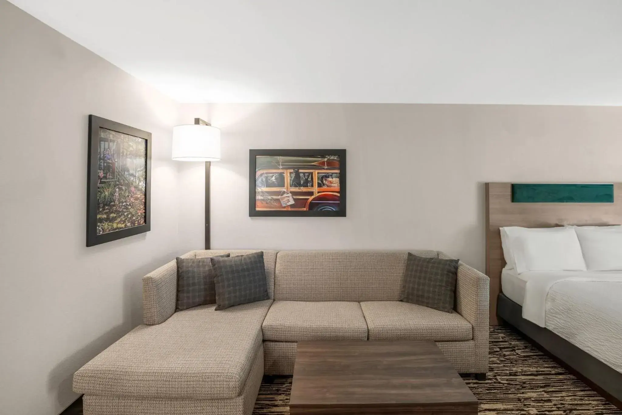 Location Suite - Non-Smoking in Holiday Inn Express & Suites Hayward by IHG Location Suite - Non-Smoking in Holiday Inn Express & Suites Hayward by IHG