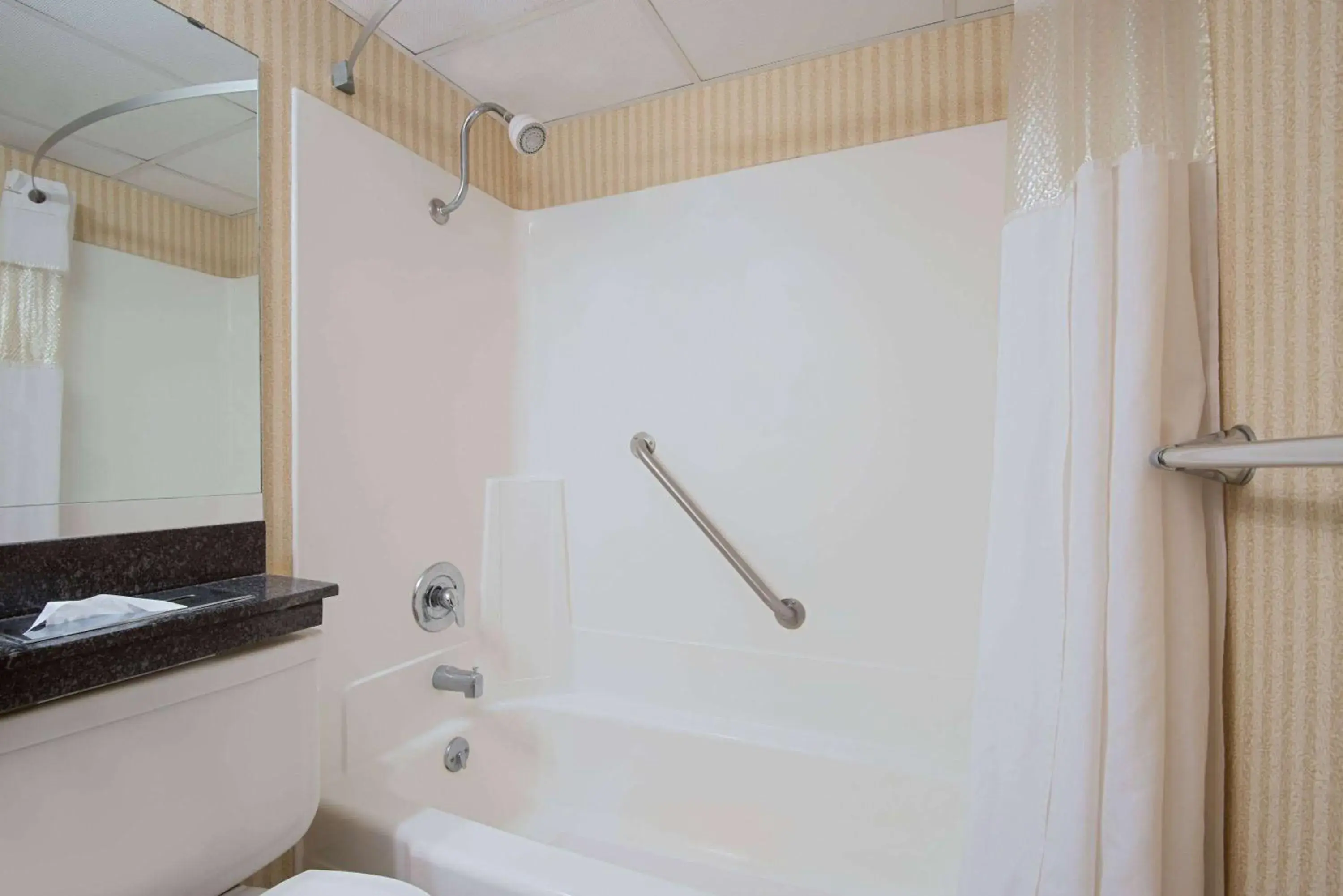 King Room - Pet Friendly/Non-Smoking in Red Lion Hotel Gillette King Room - Pet Friendly/Non-Smoking in Red Lion Hotel Gillette