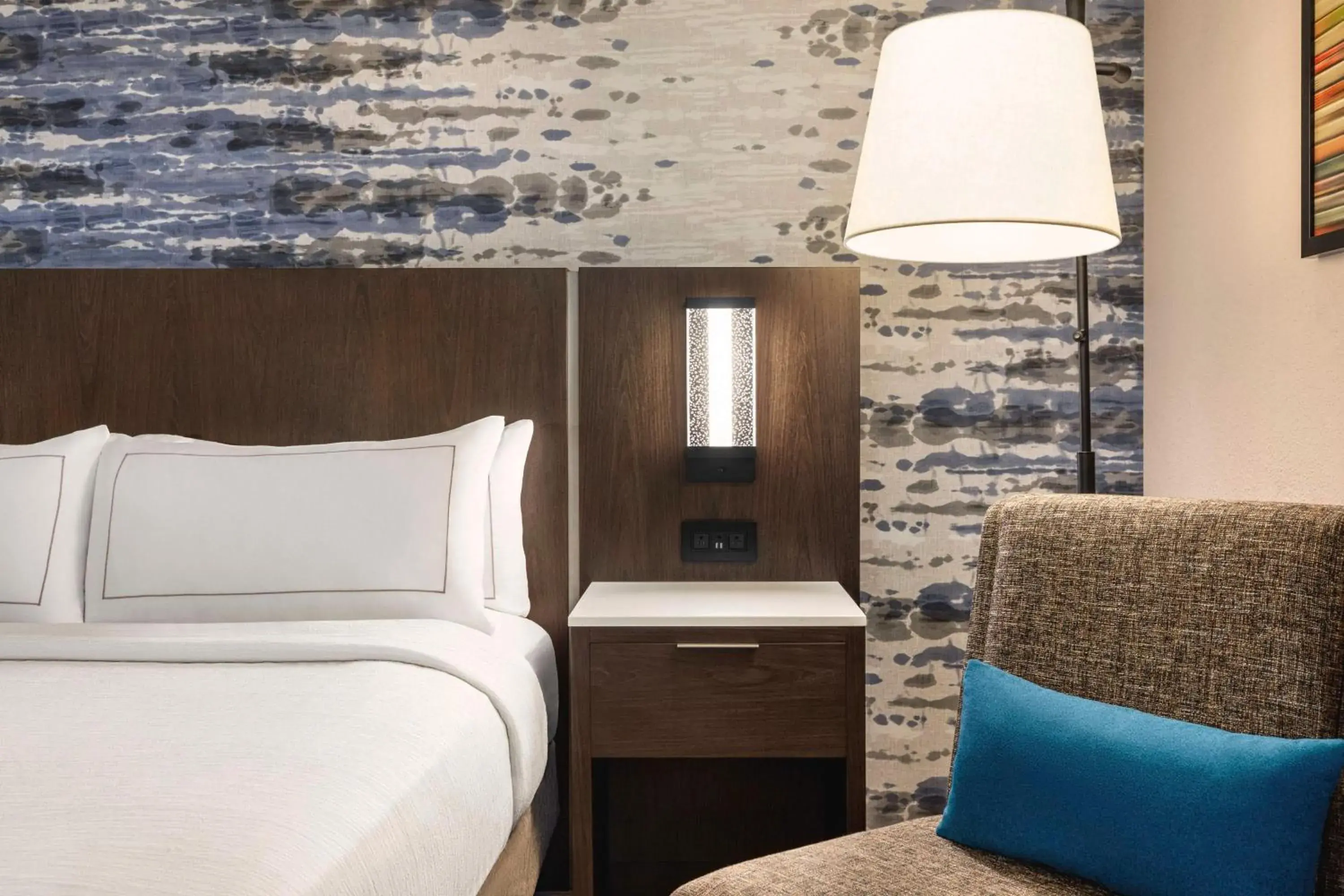 King Room in Embassy Suites by Hilton Kansas City Overland Park King Room in Embassy Suites by Hilton Kansas City Overland Park