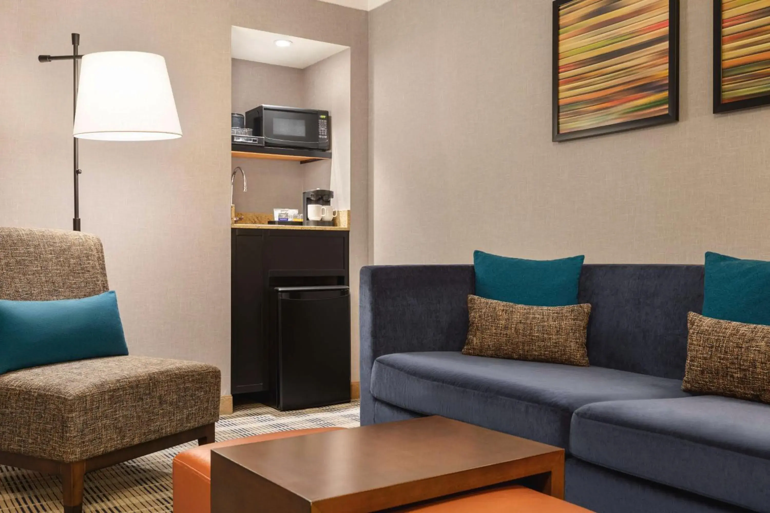 Premium King Suite in Embassy Suites by Hilton Kansas City Overland Park Premium King Suite in Embassy Suites by Hilton Kansas City Overland Park