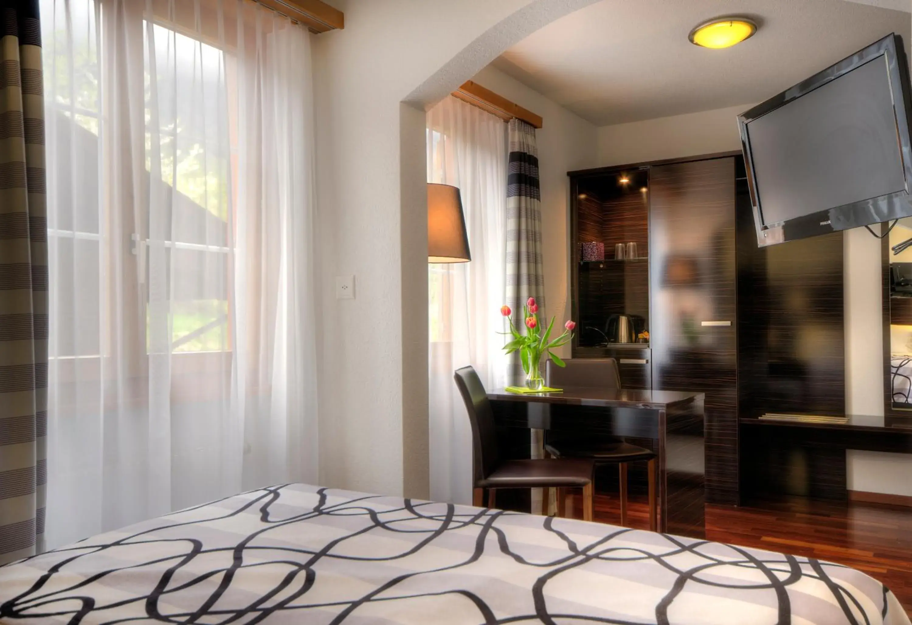 Small Double Room in Hotel Brienzersee Small Double Room in Hotel Brienzersee