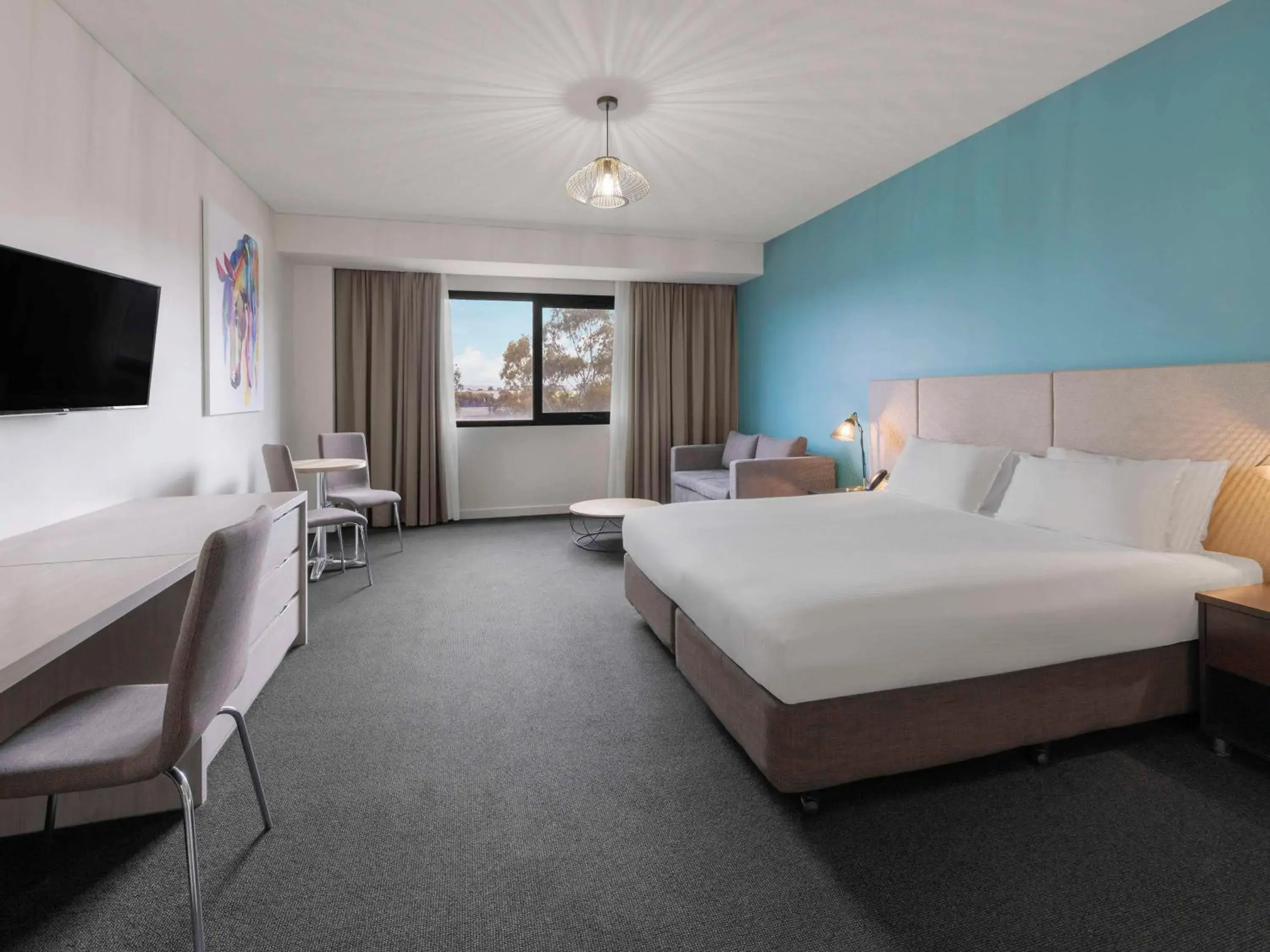 Standard King Room in Mantra Melbourne Melton Standard King Room in Mantra Melbourne Melton
