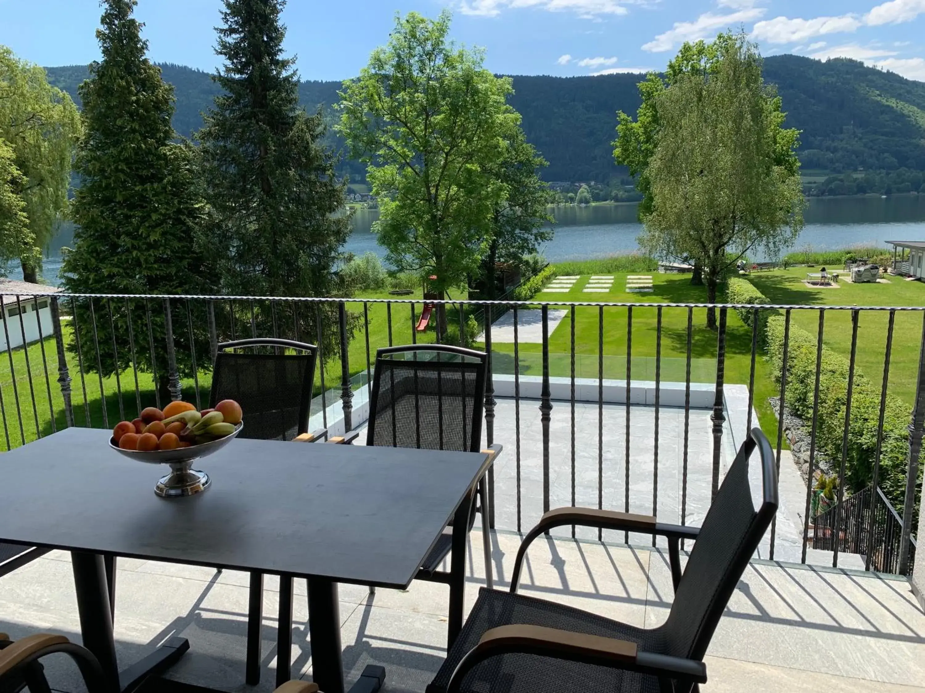 Deluxe Apartment with Lake View in Villa Stiegl Deluxe Apartment with Lake View in Villa Stiegl