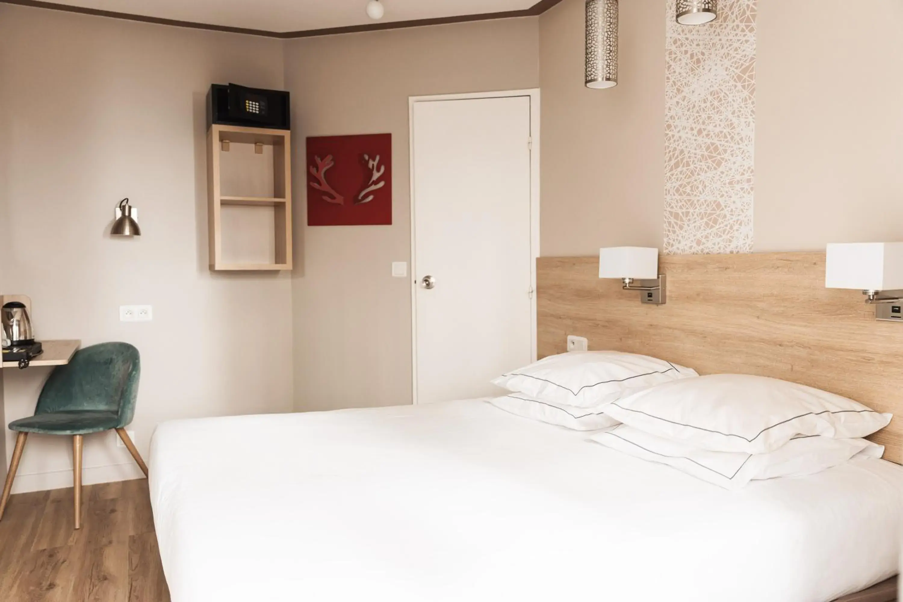 Double Room in Hôtel Eiffel Segur Double Room in Hôtel Eiffel Segur