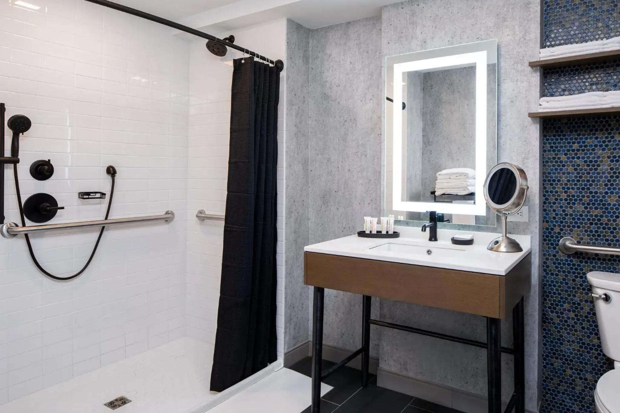 Standard Queen Room with Mobility Accessible Roll-In Shower in Hotel Indigo Chattanooga - Downtown by IHG Standard Queen Room with Mobility Accessible Roll-In Shower in Hotel Indigo Chattanooga - Downtown by IHG