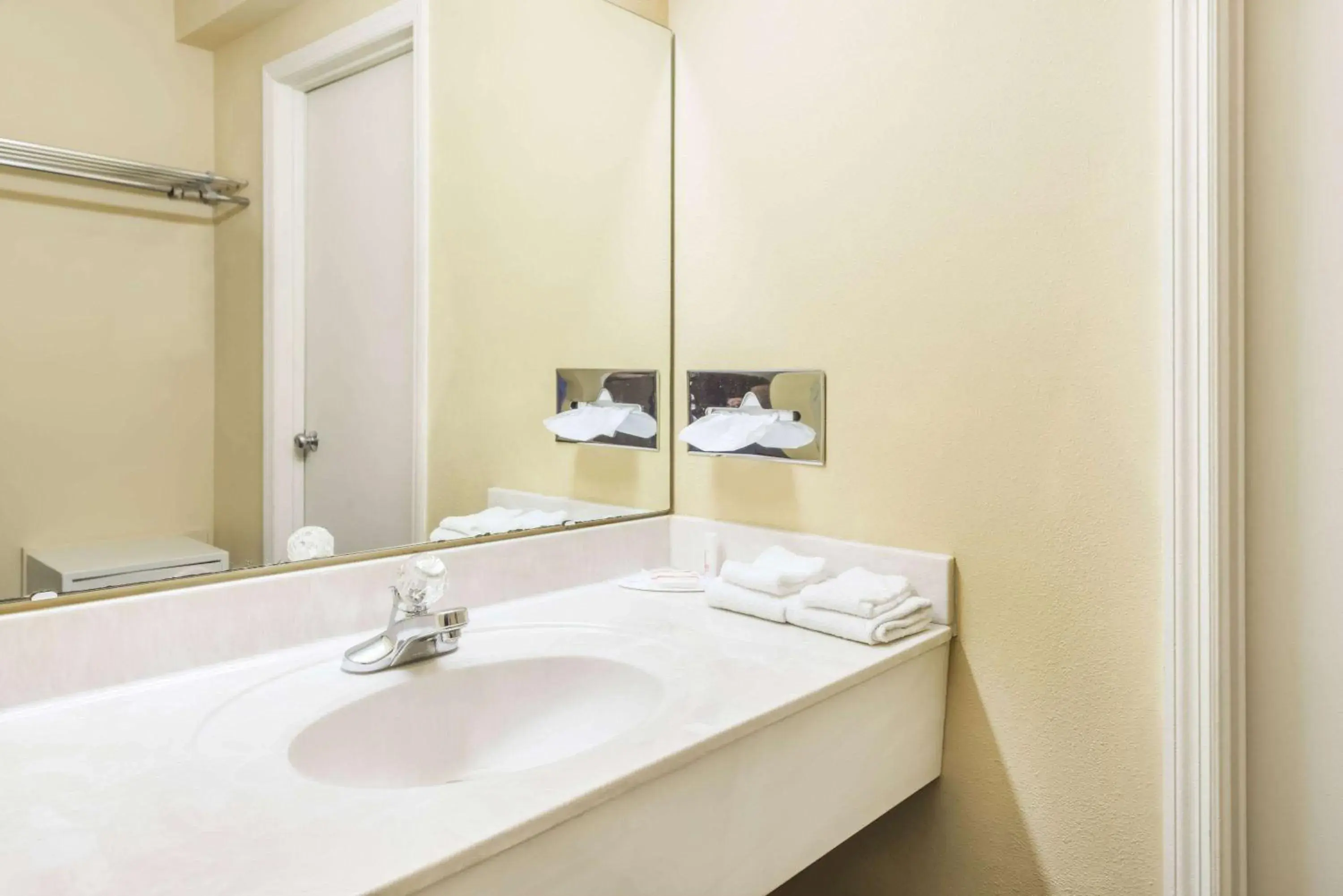 Studio Suite with Two Queen Beds - Non-Smoking in Super 8 by Wyndham O'Fallon Studio Suite with Two Queen Beds - Non-Smoking in Super 8 by Wyndham O'Fallon