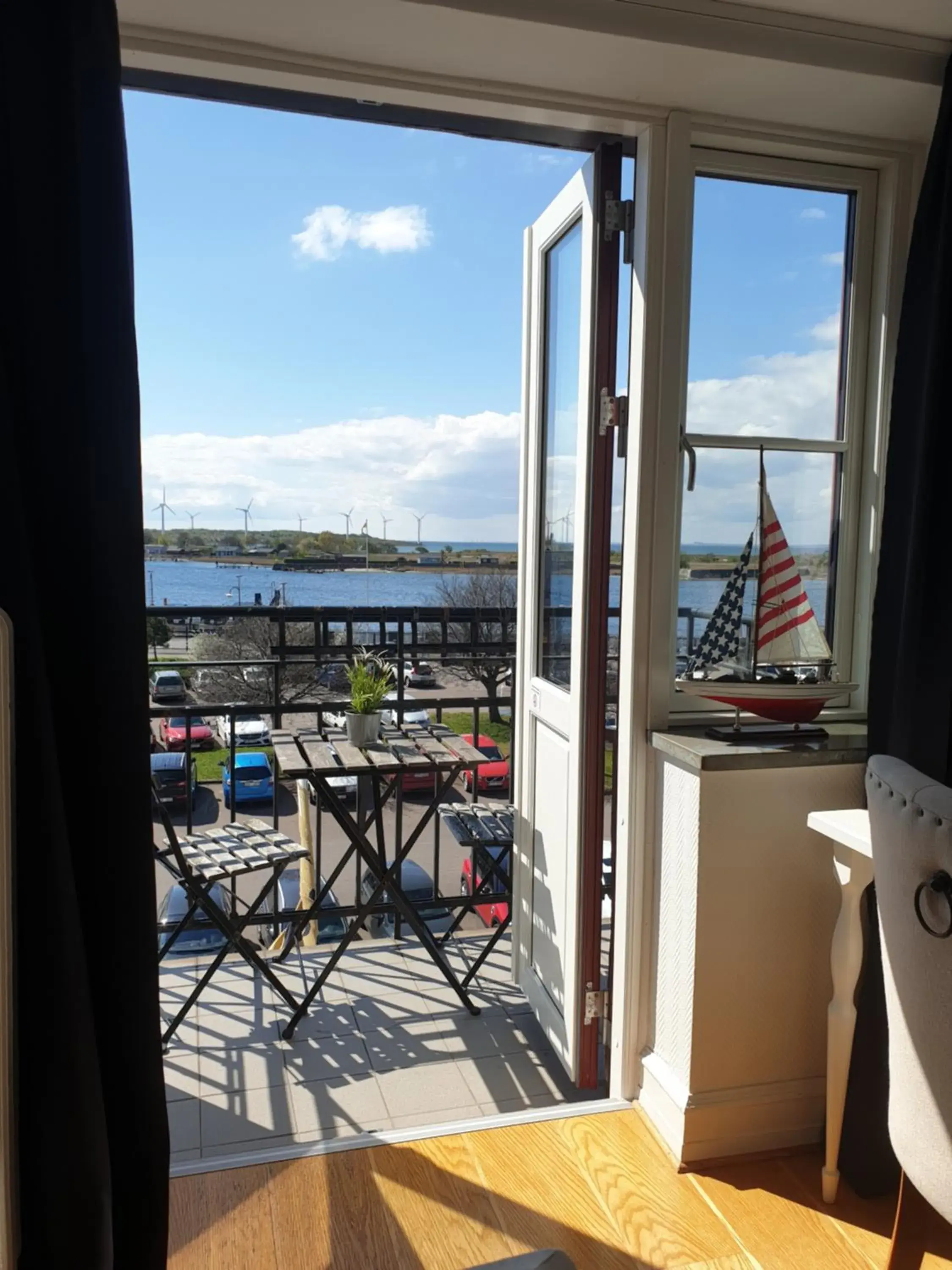 Deluxe Double Room with Balcony and Sea View in Hamnhotellet Kronan Deluxe Double Room with Balcony and Sea View in Hamnhotellet Kronan