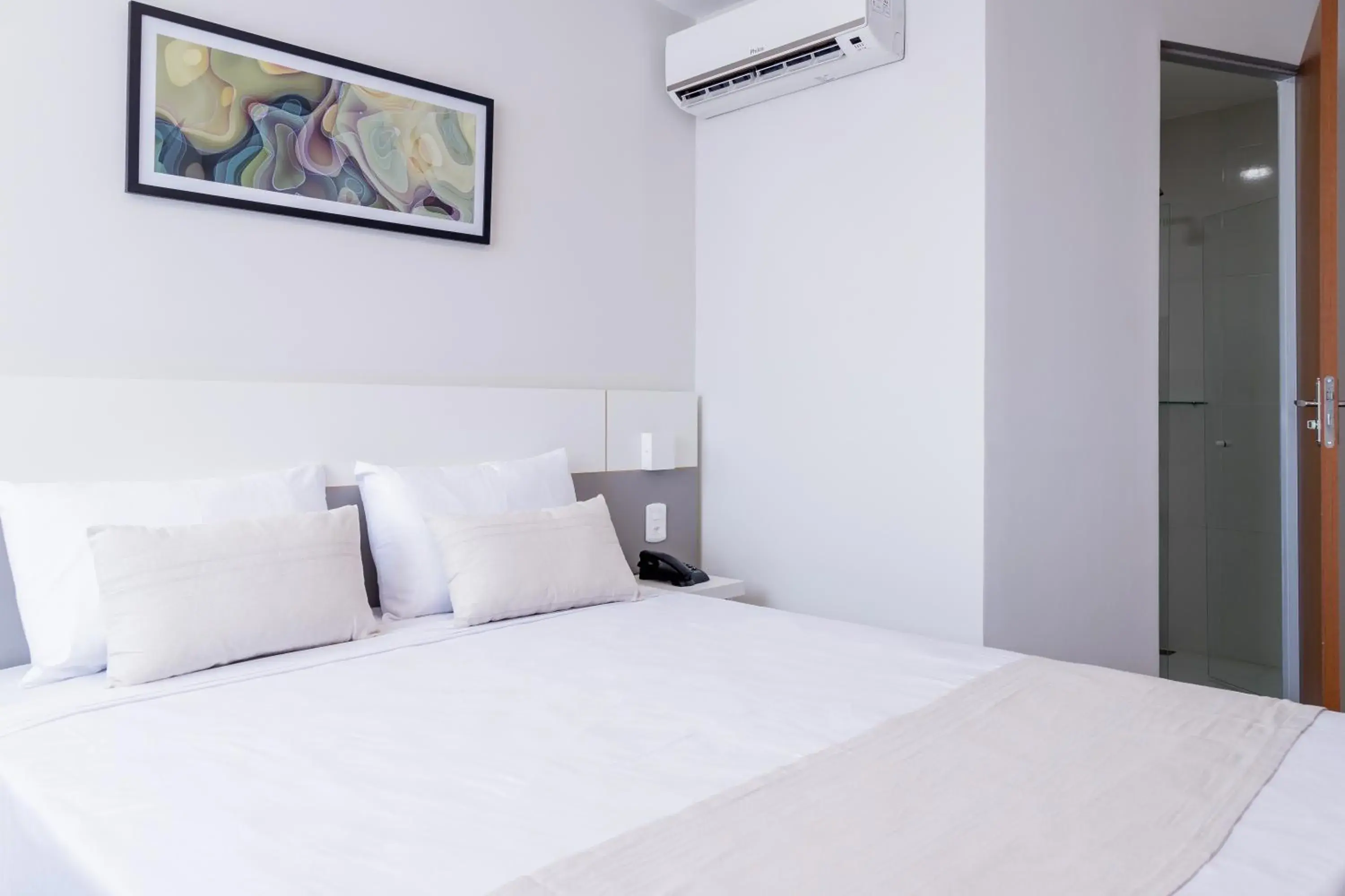 Double Room - Disability Access in BRISTOL EASY HOTEL - RIO BONITO Double Room - Disability Access in BRISTOL EASY HOTEL - RIO BONITO