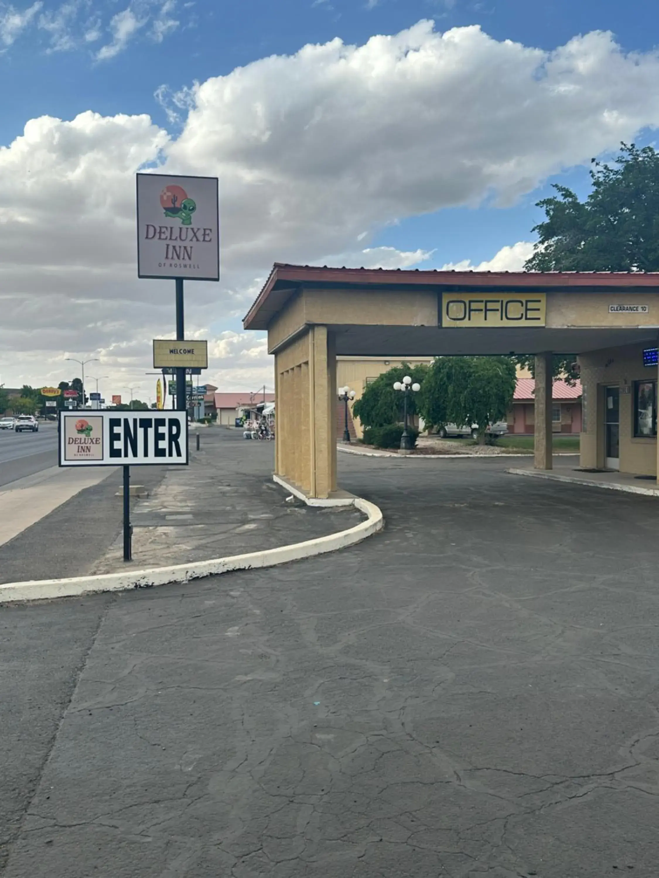 Deluxe Inn Of Roswell Deluxe Inn Of Roswell