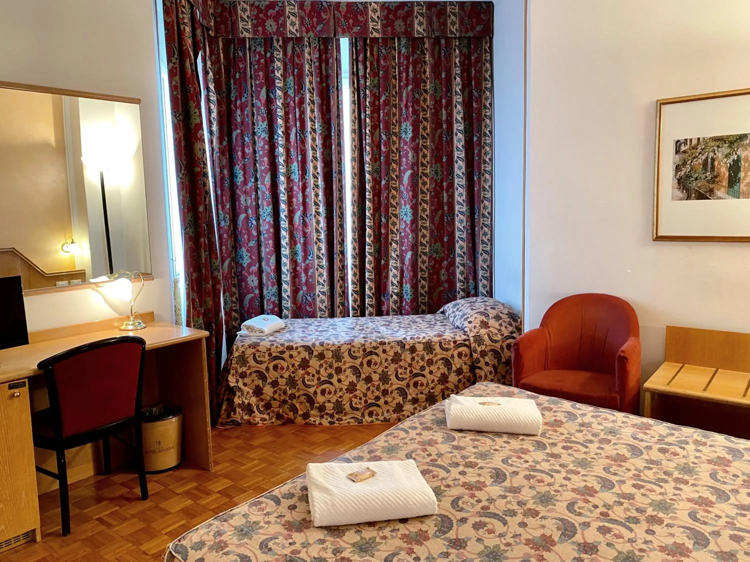 Triple Room in Hotel Riviera Triple Room in Hotel Riviera