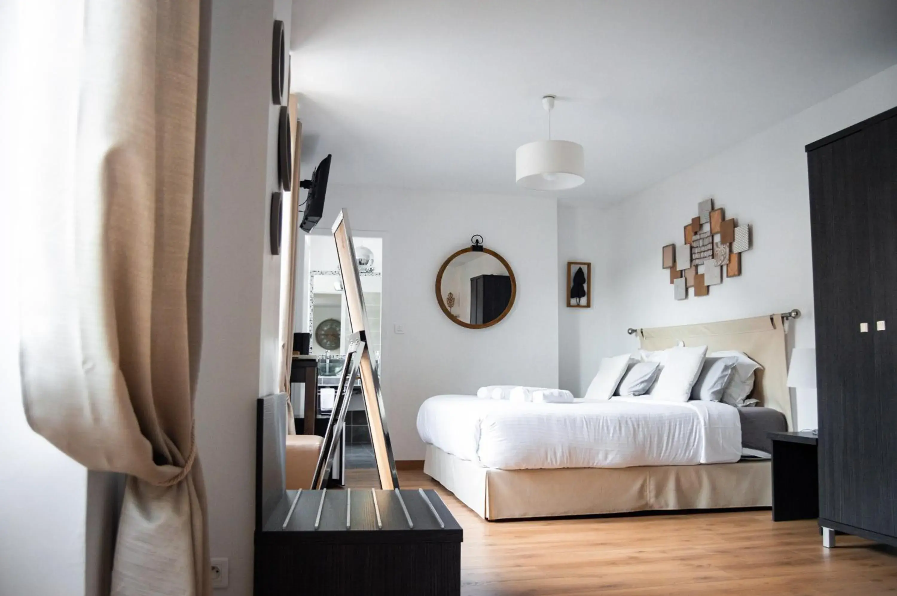 Suite in Hôtel Le Tivoli Suite in Hôtel Le Tivoli