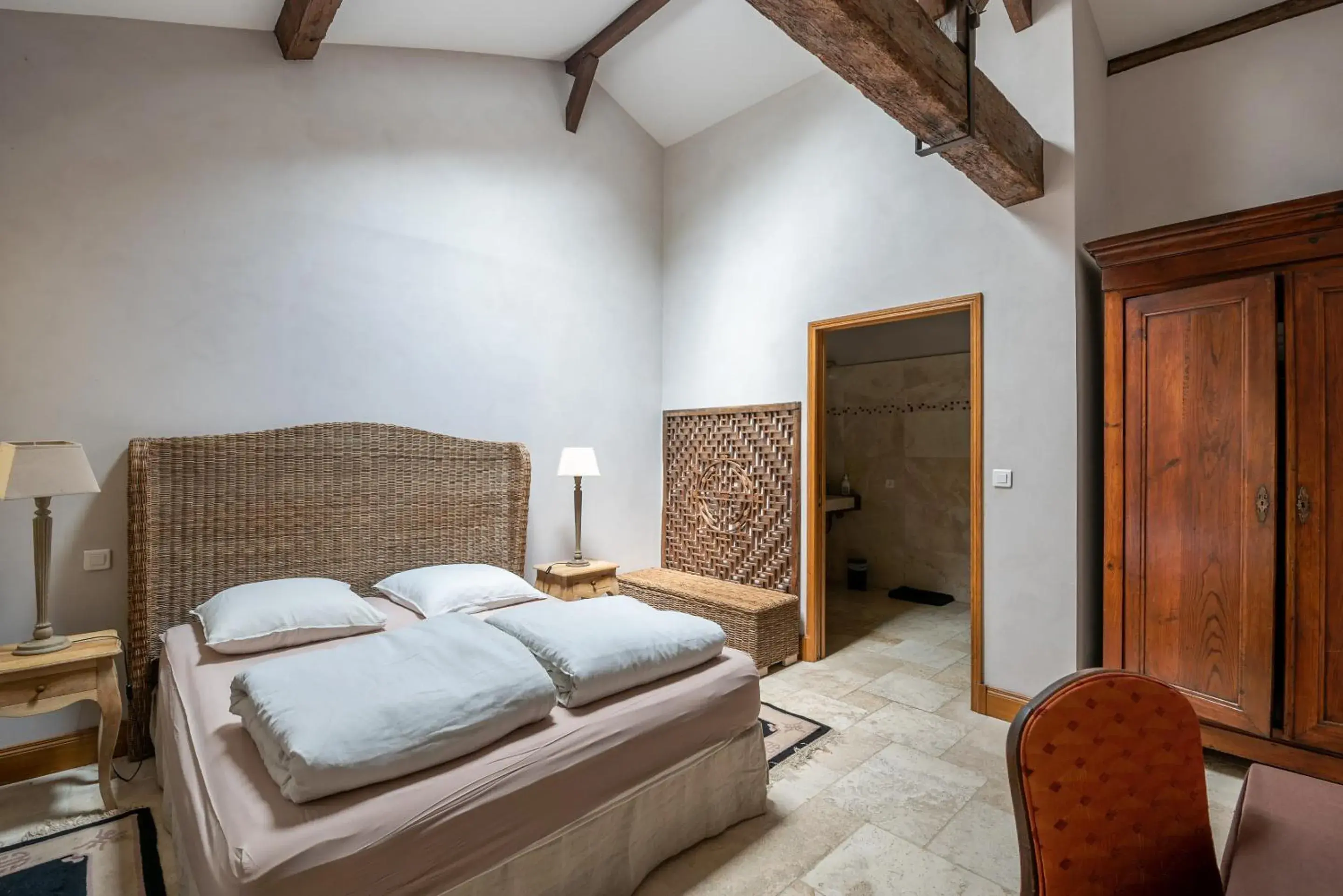 Deluxe Double Room with Shower in Chateau de la Vieille Chapelle Deluxe Double Room with Shower in Chateau de la Vieille Chapelle