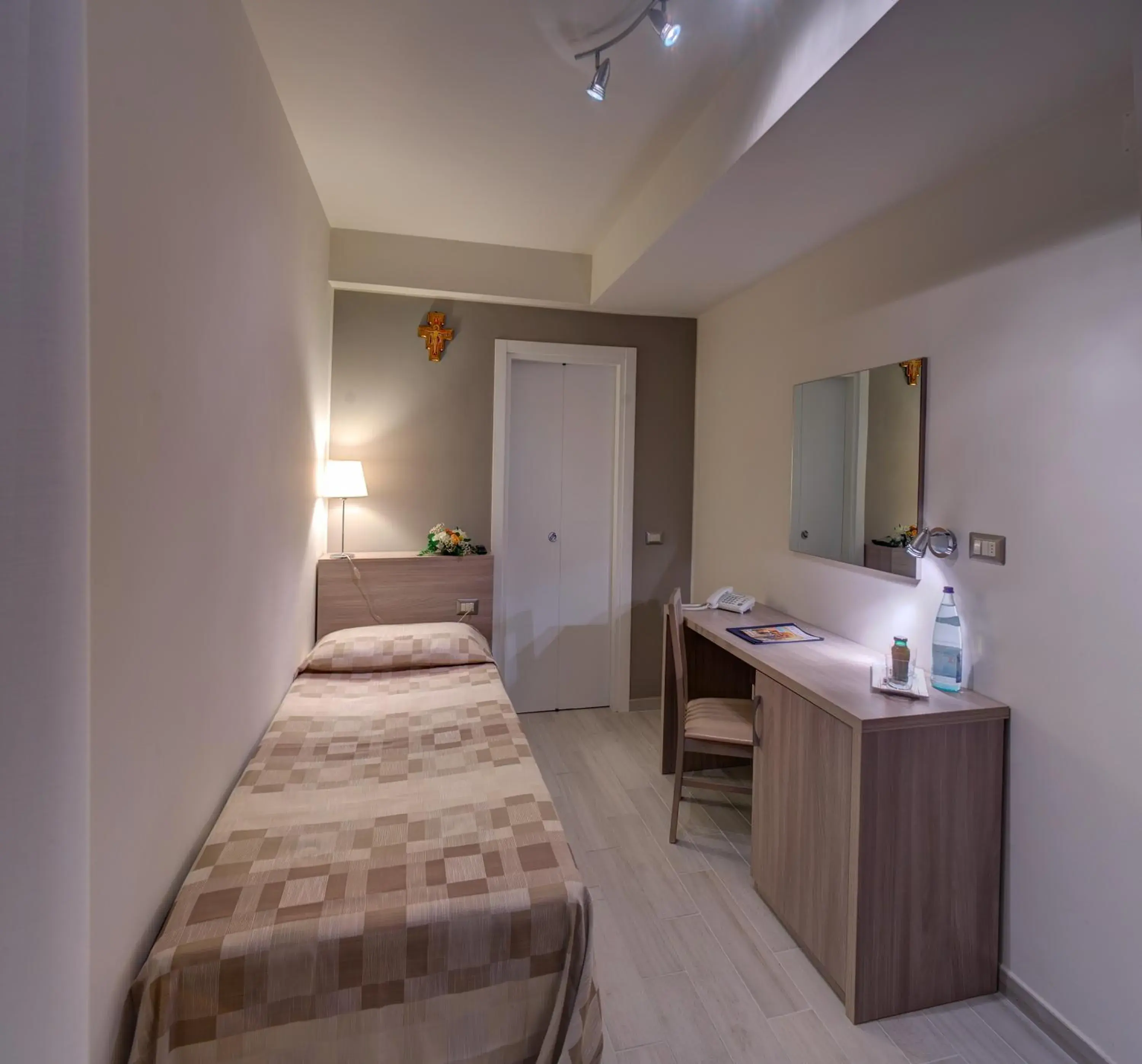 Single Room in Domus Pacis Assisi Single Room in Domus Pacis Assisi