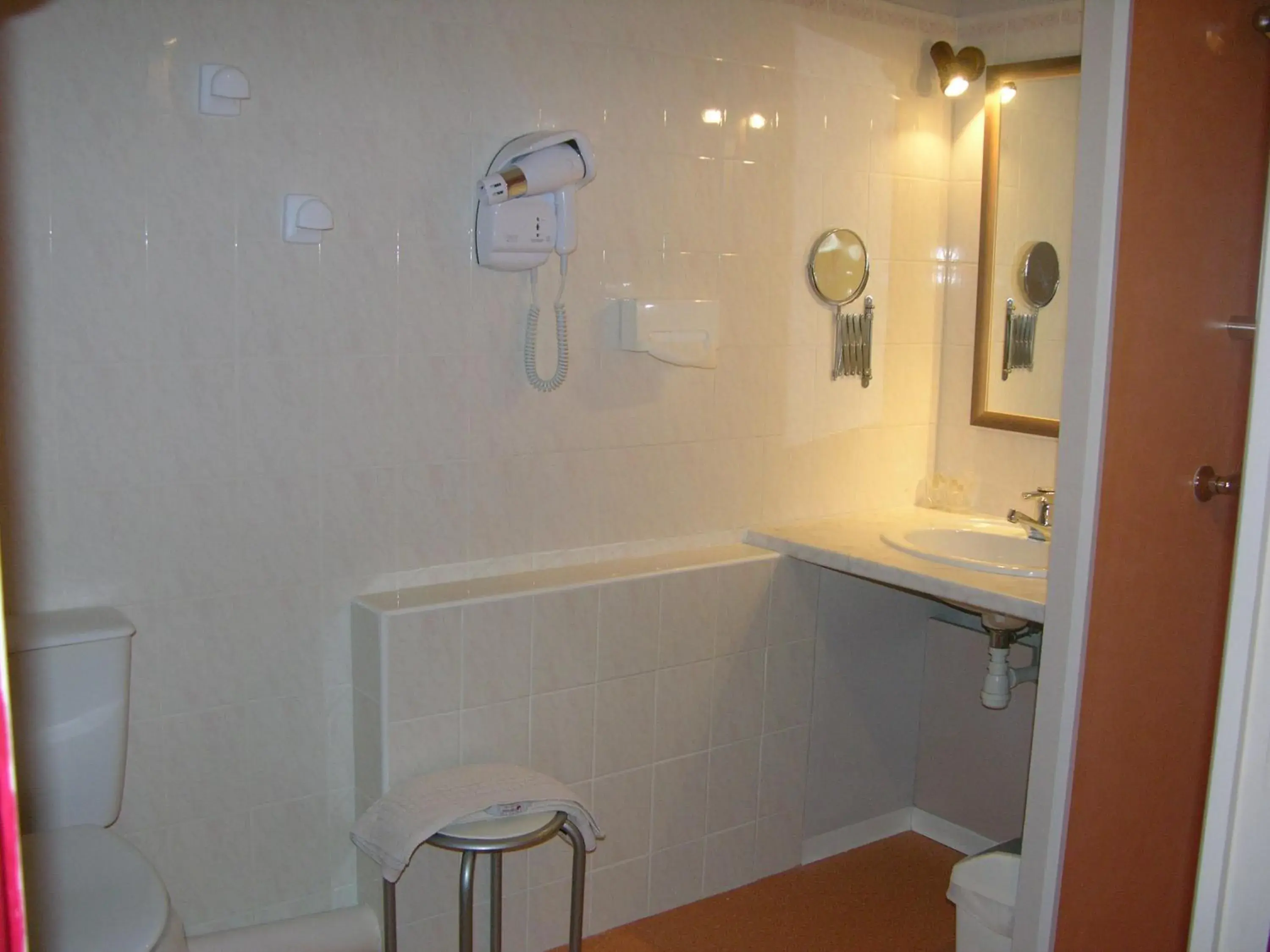 Logis Hôtel Restaurant Les Norias Logis Hôtel Restaurant Les Norias