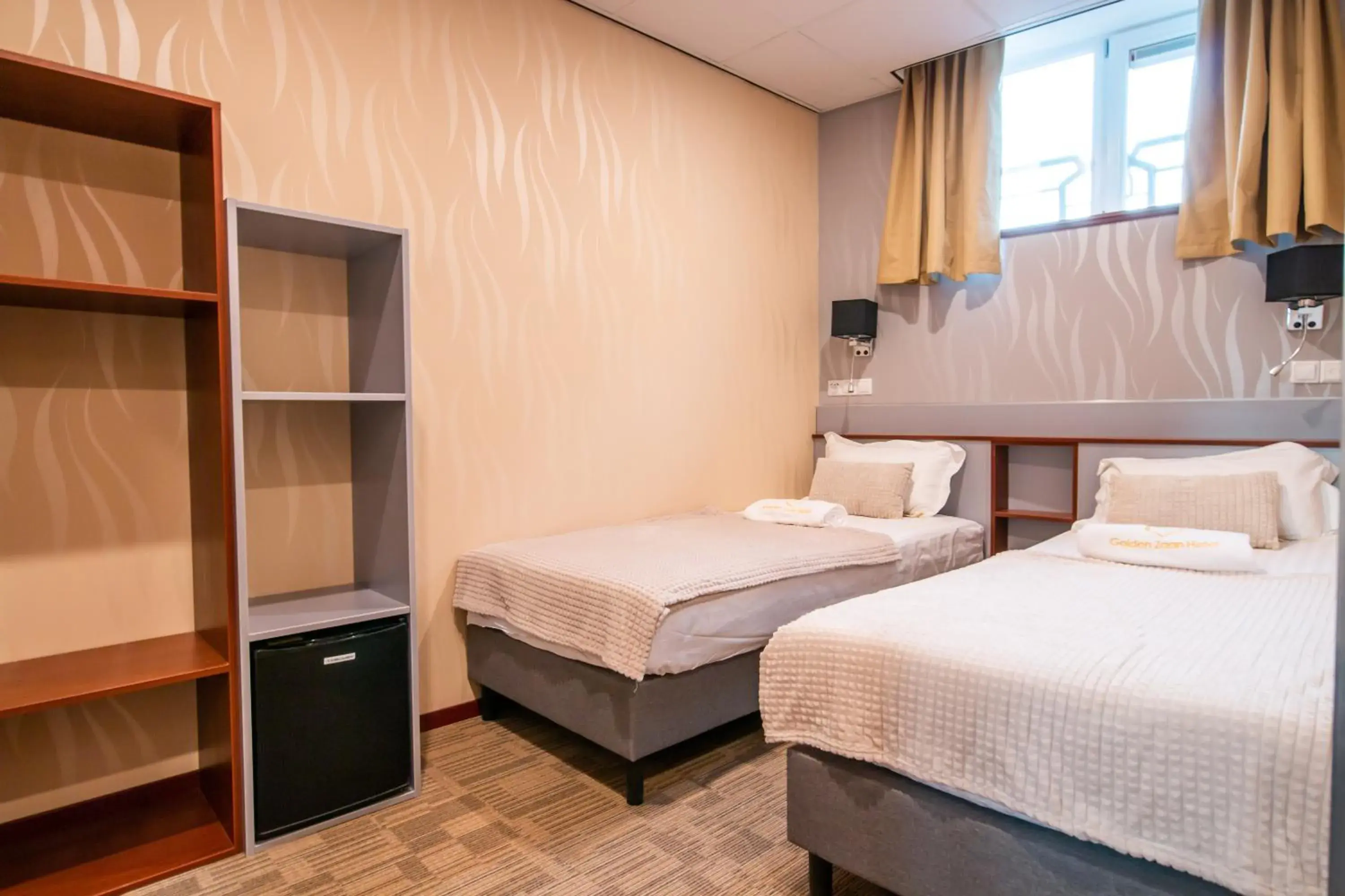 Deluxe Double or Twin Room in Golden Zaan Hotel, Zaandam-Amsterdam Deluxe Double or Twin Room in Golden Zaan Hotel, Zaandam-Amsterdam