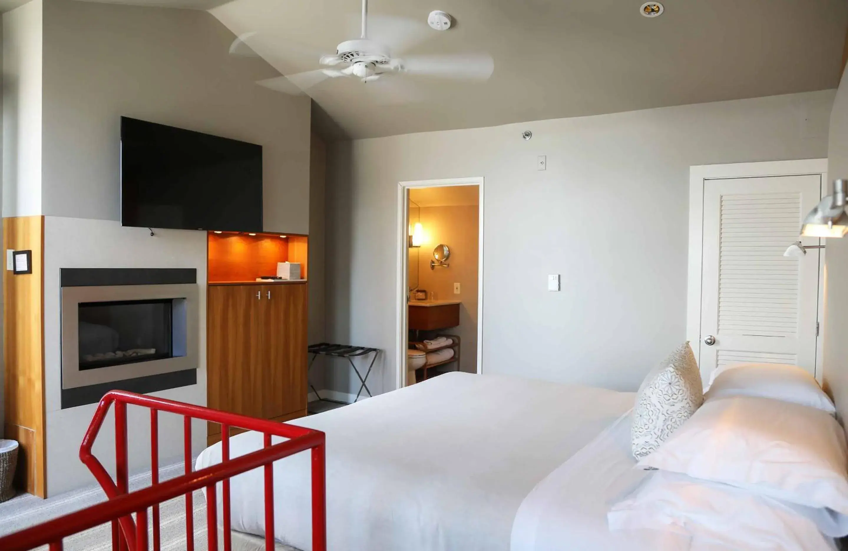 Townhouse Suite in Mill Street Inn Townhouse Suite in Mill Street Inn