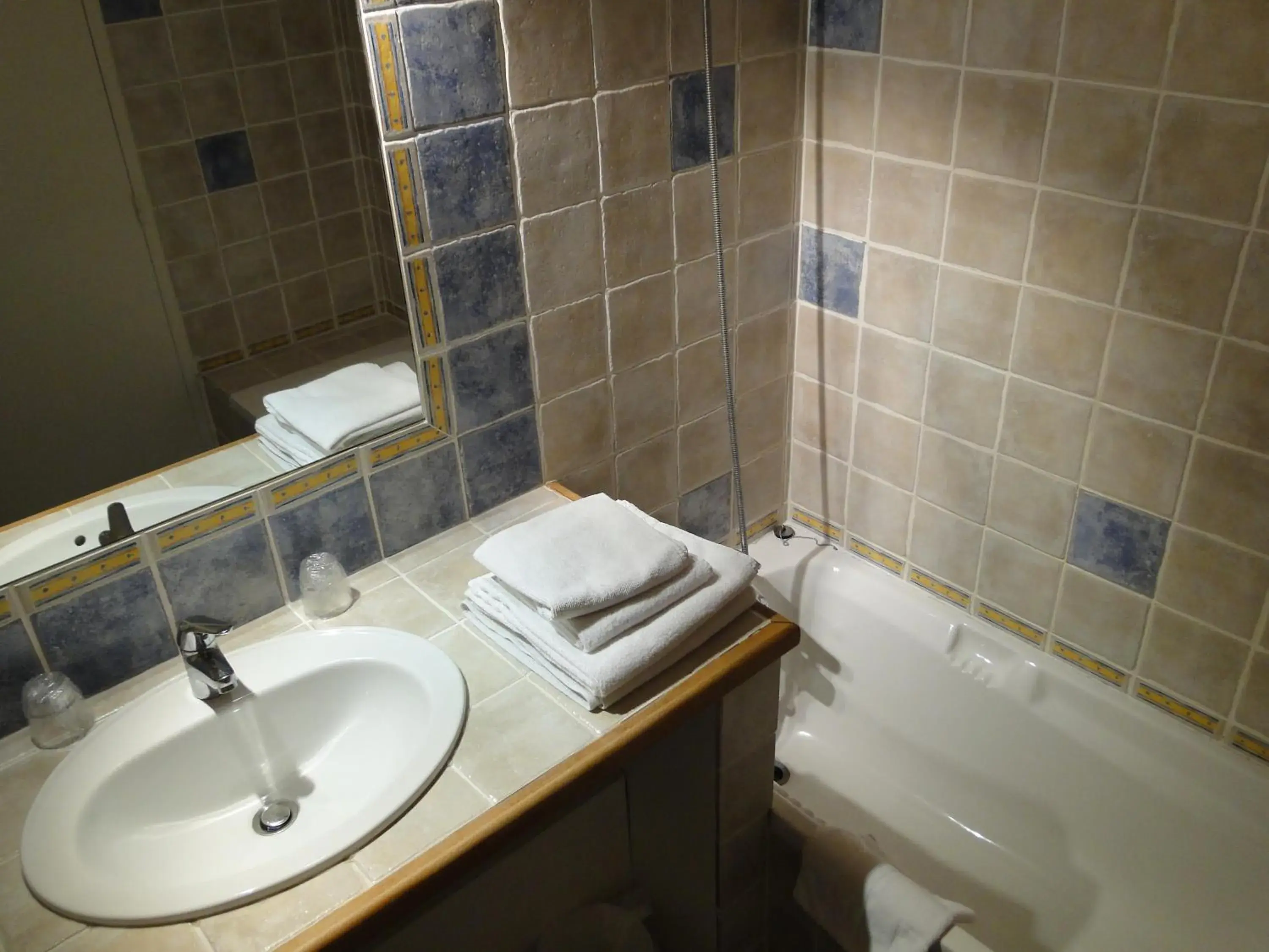 Comfort Double Room in Logis Hôtel La Bastide des Monges Comfort Double Room in Logis Hôtel La Bastide des Monges