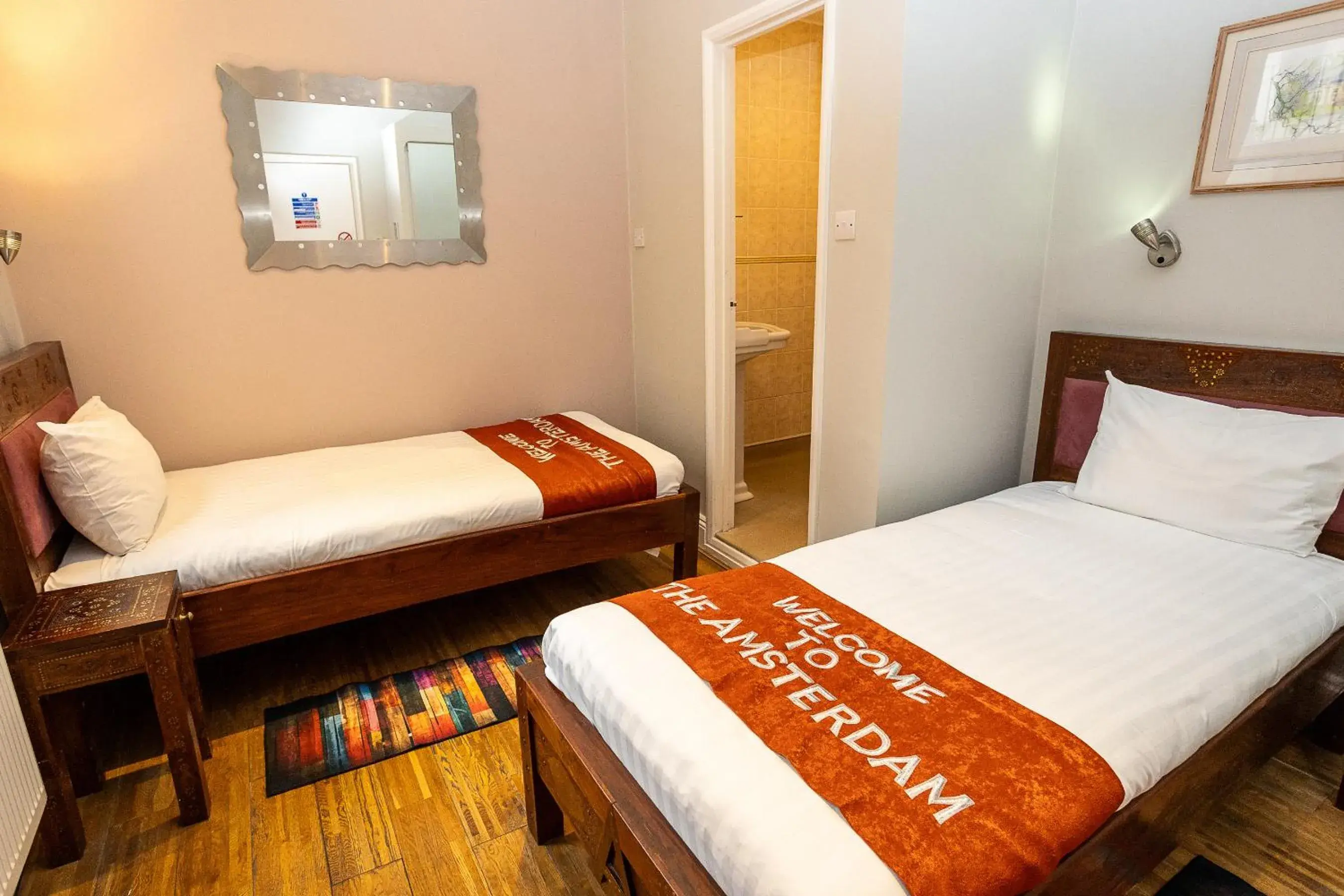 Twin Room in Amsterdam Hotel Brighton Seafront Twin Room in Amsterdam Hotel Brighton Seafront