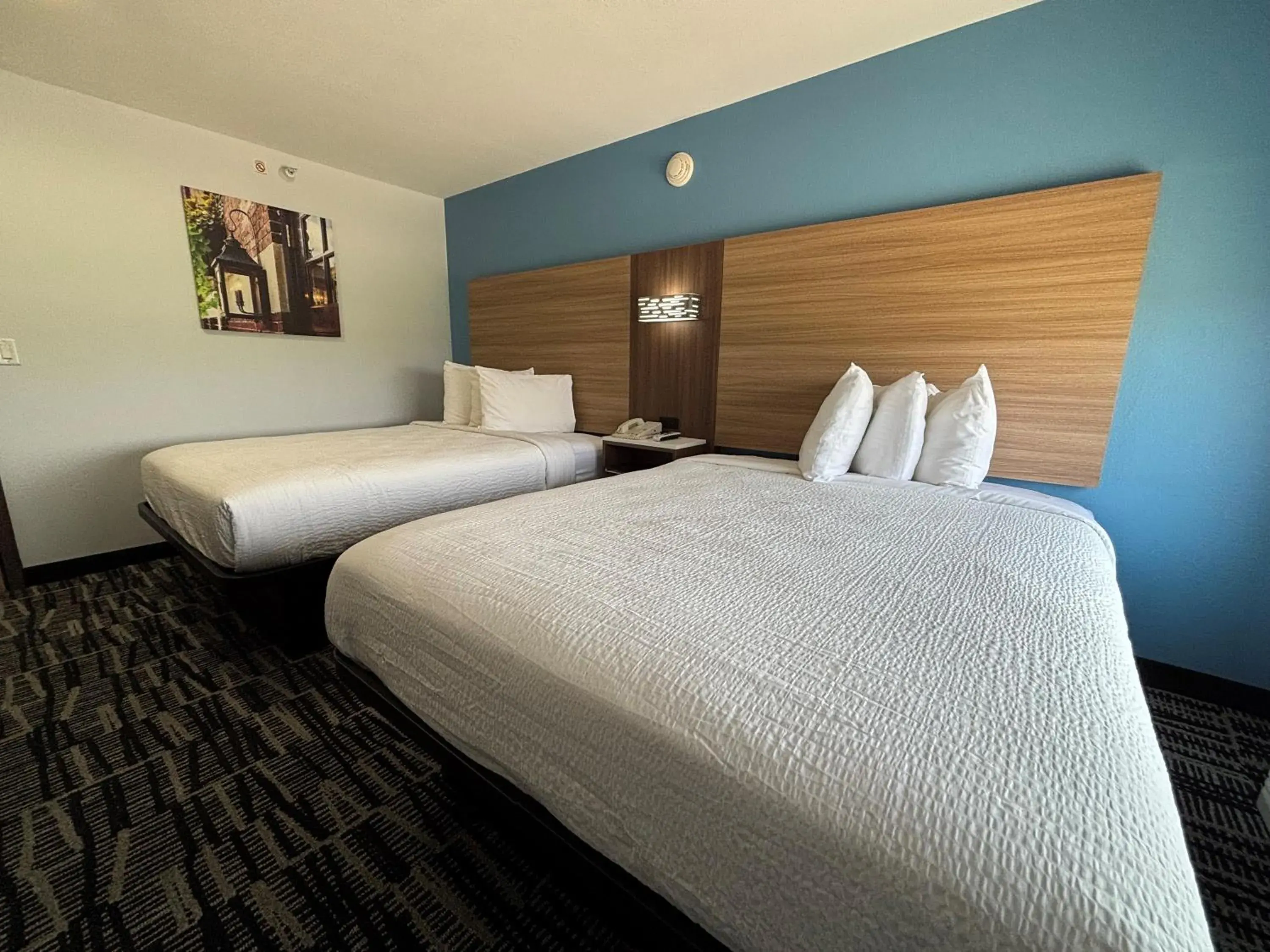 Queen Room with Two Queen Beds - Mobility Access/Non-Smoking in Baymont by Wyndham Jacksonville Queen Room with Two Queen Beds - Mobility Access/Non-Smoking in Baymont by Wyndham Jacksonville