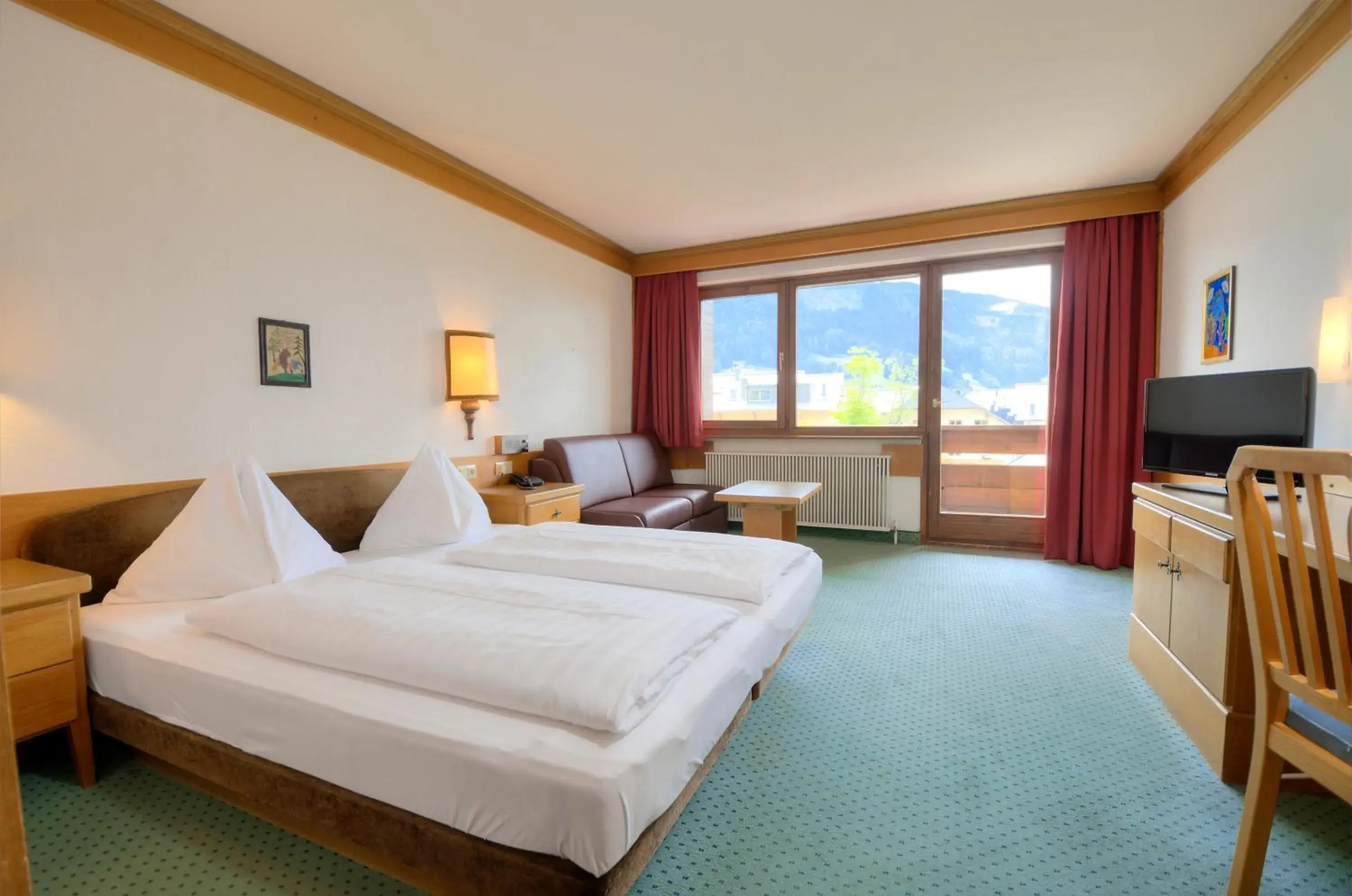 Superior Double Room in Hotel LukasMayr Superior Double Room in Hotel LukasMayr