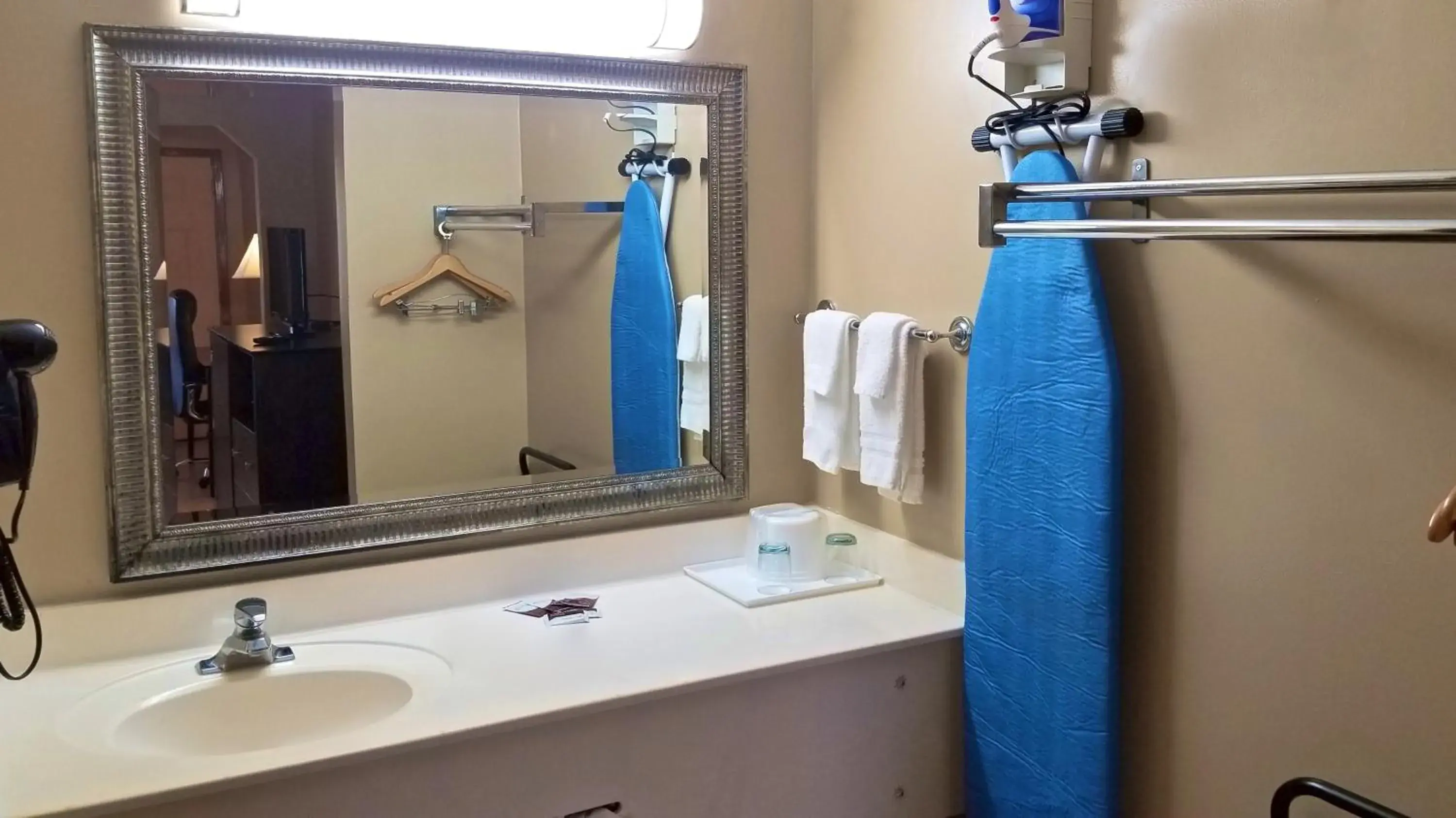 Double Room with Two Double Beds - Smoking in Highland Inn Denham Springs Baton Rouge East Double Room with Two Double Beds - Smoking in Highland Inn Denham Springs Baton Rouge East