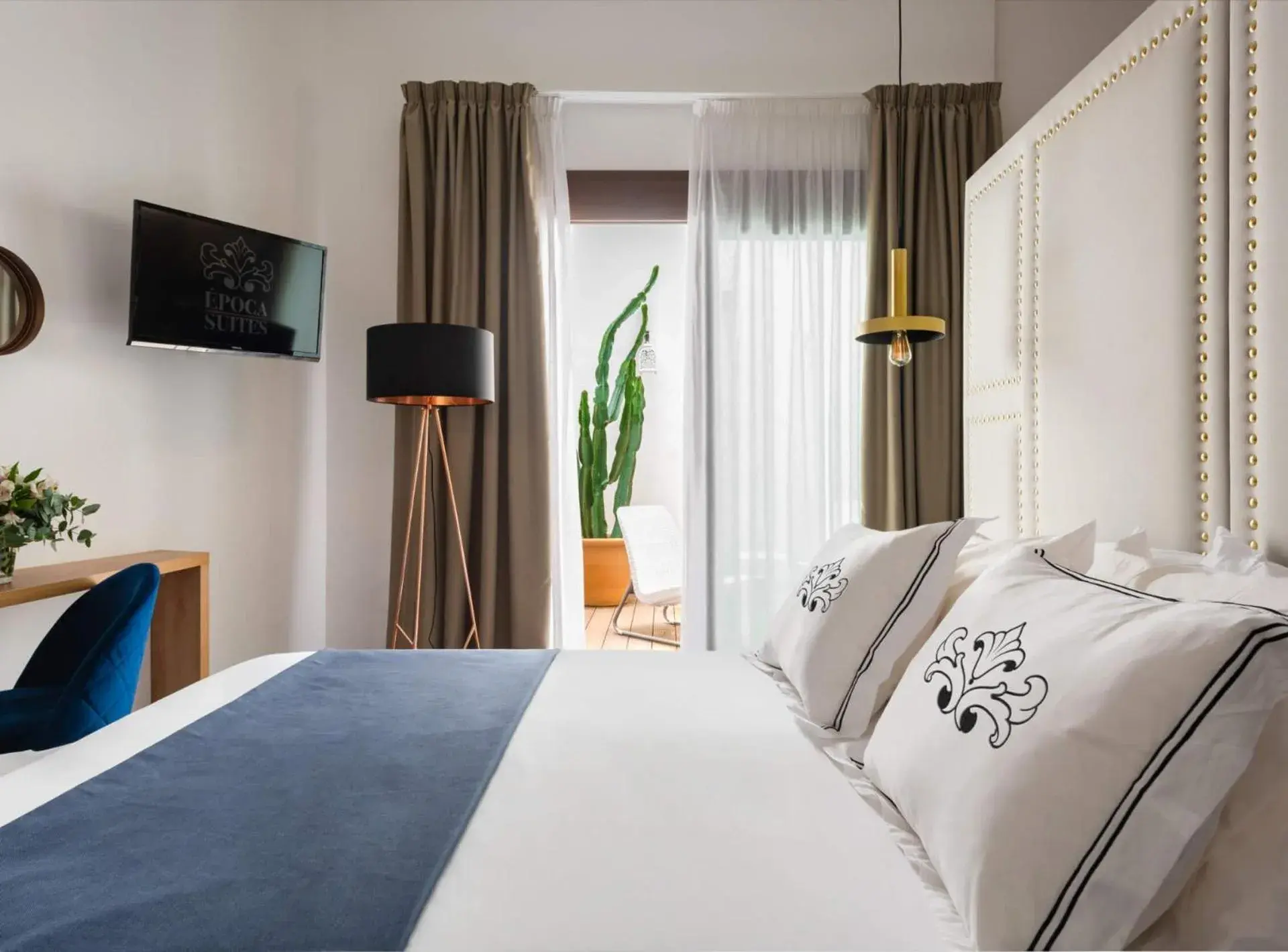 Studio with Patio - Ground floor in Casa Sevilla 1920 Suites by Época Studio with Patio - Ground floor in Casa Sevilla 1920 Suites by Época