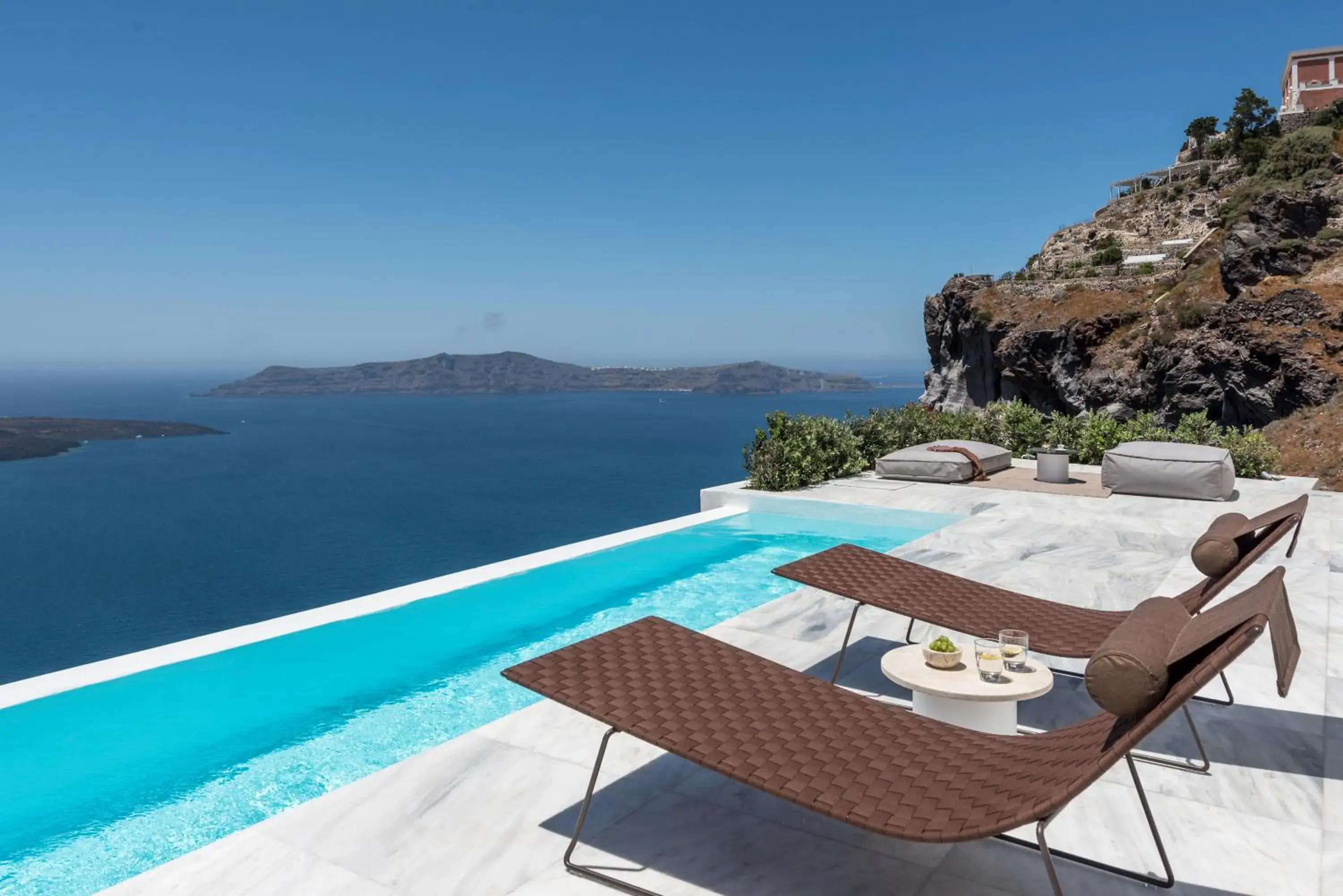 Noah Villa with Outdoor Private Infinity Pool in White Ark Noah Villa with Outdoor Private Infinity Pool in White Ark