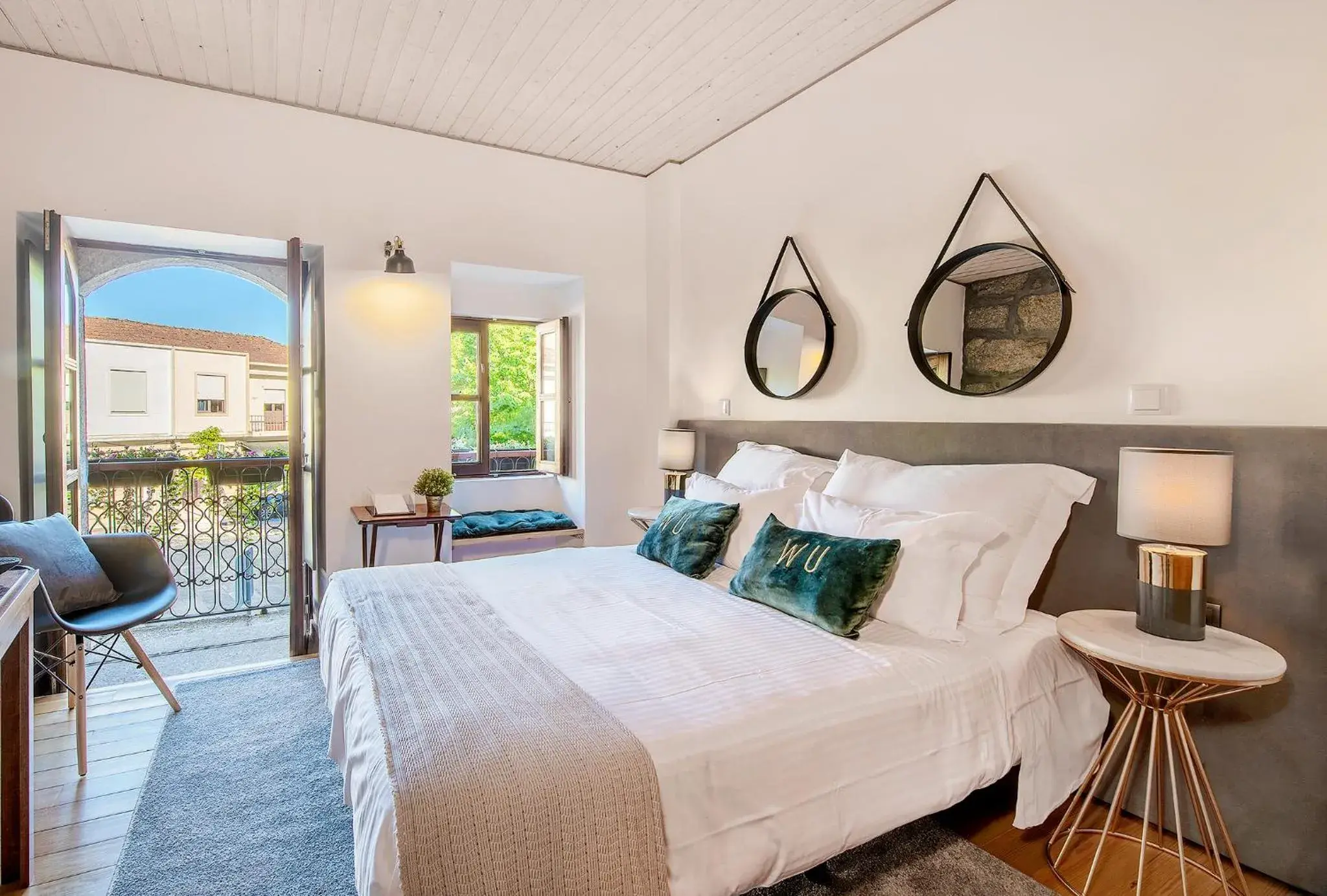 Double Room with Balcony in Wake Up Famalicão Double Room with Balcony in Wake Up Famalicão