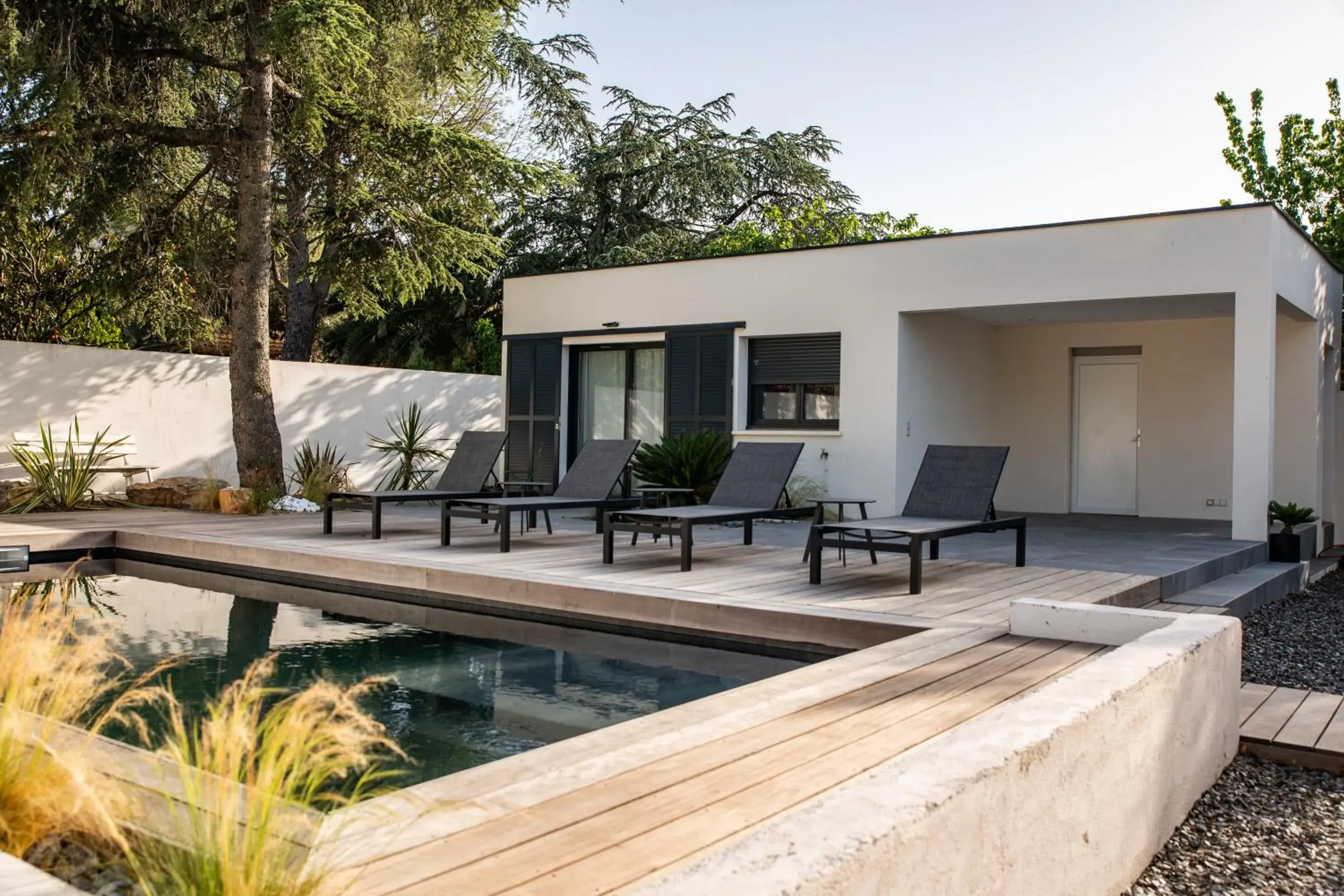 Queen Room with Pool View in L'Oasis Vendargues Queen Room with Pool View in L'Oasis Vendargues