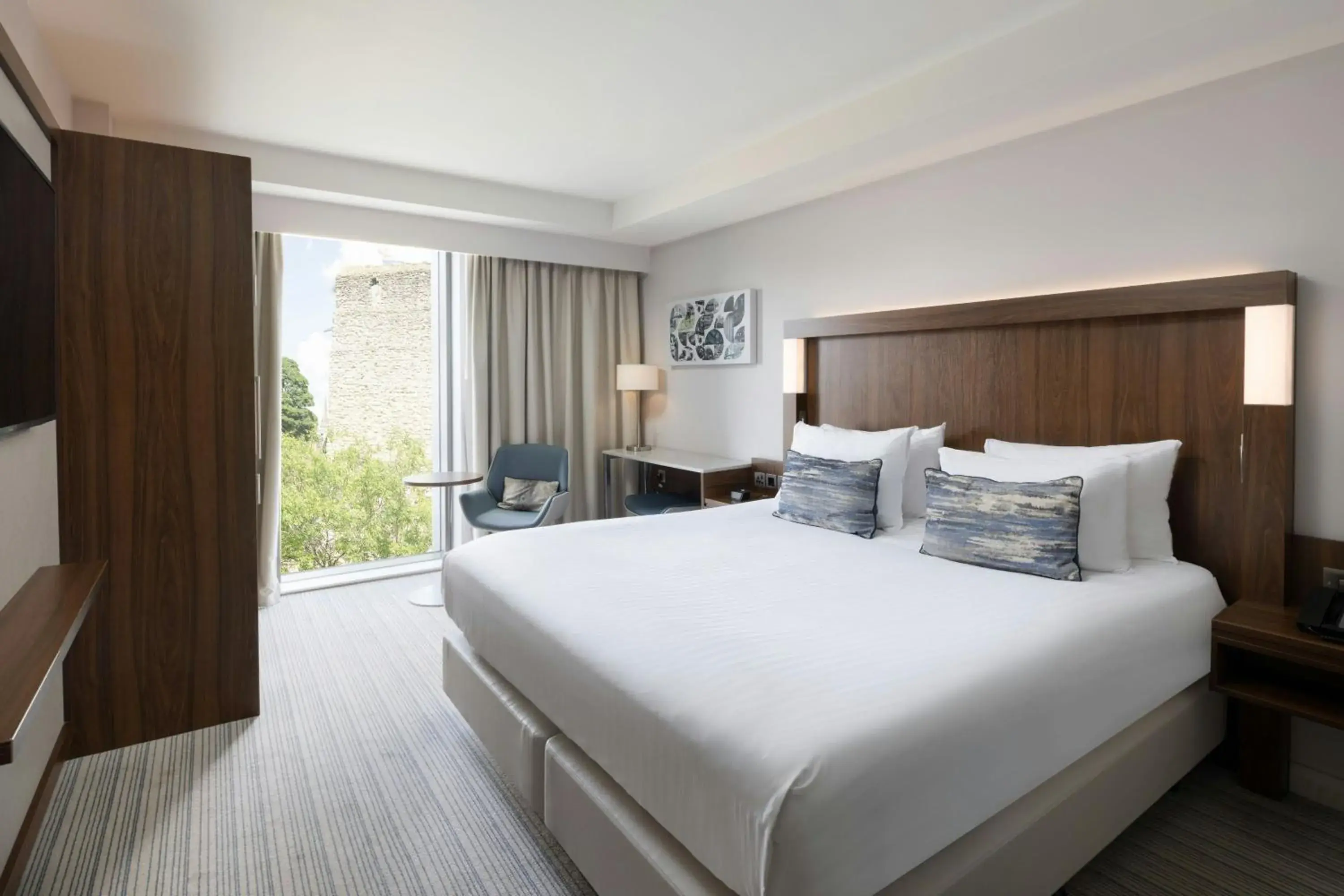 King Room with Castle View in Courtyard by Marriott Oxford City Centre King Room with Castle View in Courtyard by Marriott Oxford City Centre