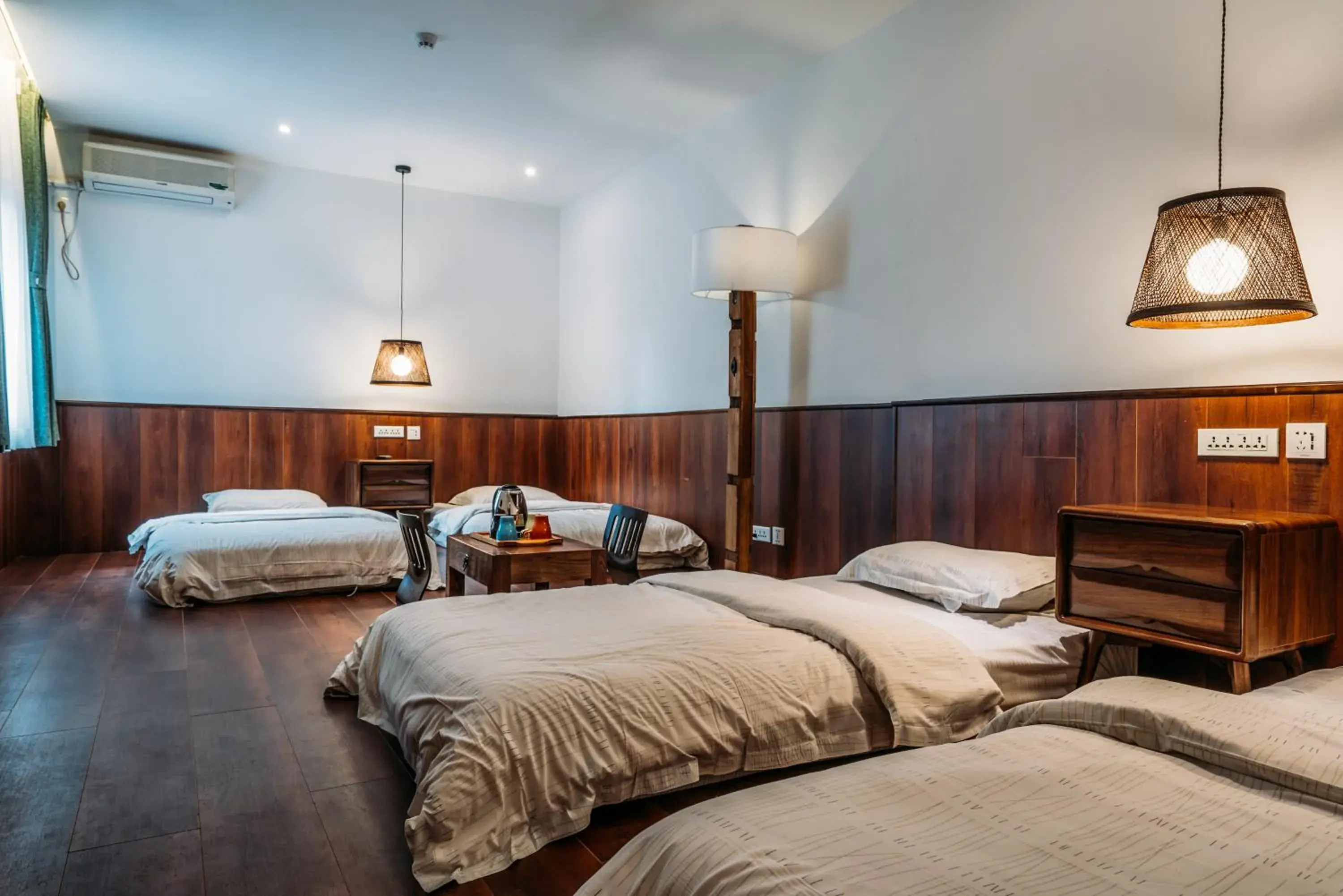 Standard Quadruple Room--Private Bathroom in Chengdu Flipflop Hostel Poshpacker (Chunxi Road Metro Station) Standard Quadruple Room--Private Bathroom in Chengdu Flipflop Hostel Poshpacker (Chunxi Road Metro Station)