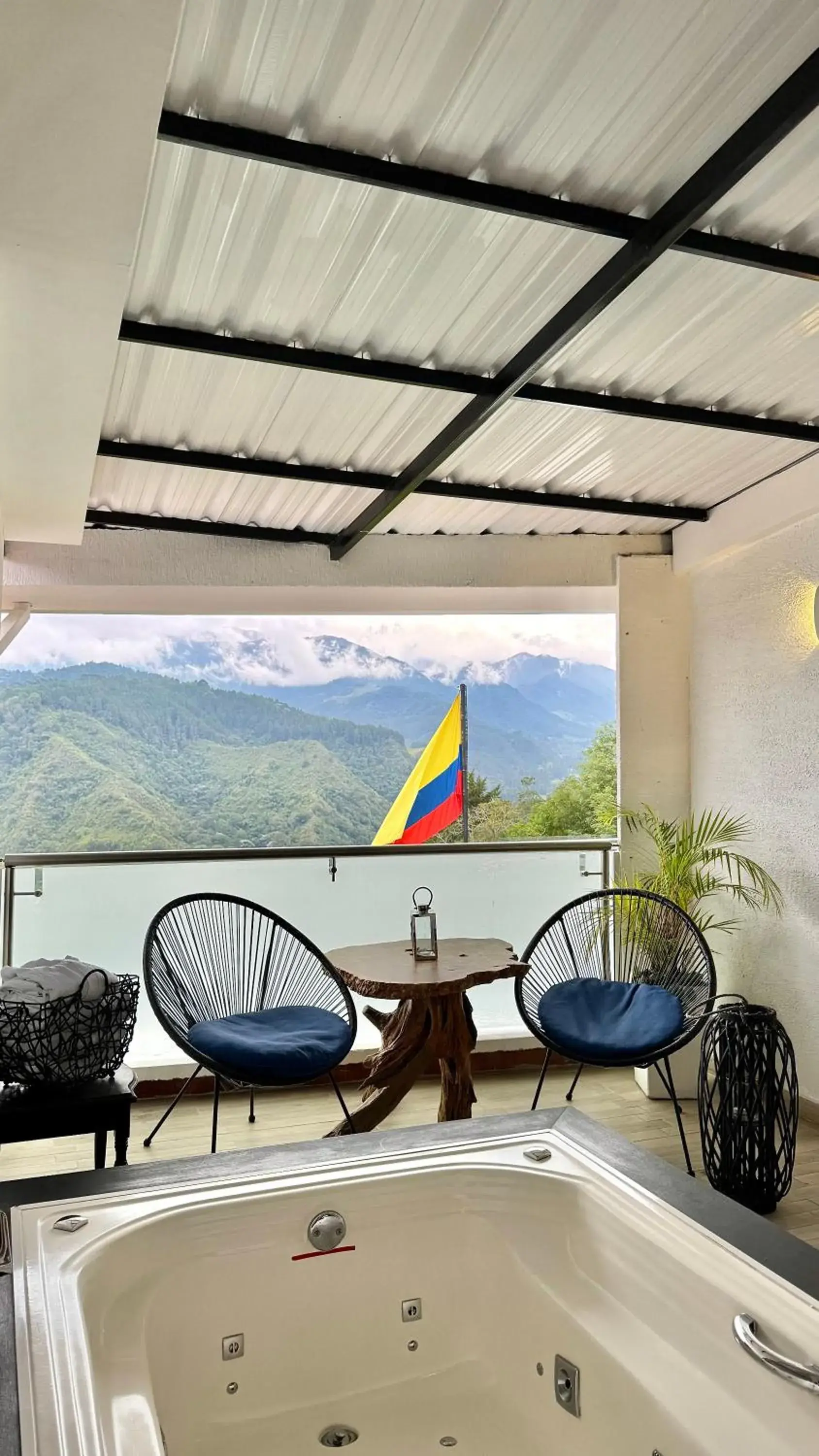 Deluxe Double Room with Terrace, Whirlpool and Mountain View in Hotel El Mirador del Cocora Deluxe Double Room with Terrace, Whirlpool and Mountain View in Hotel El Mirador del Cocora